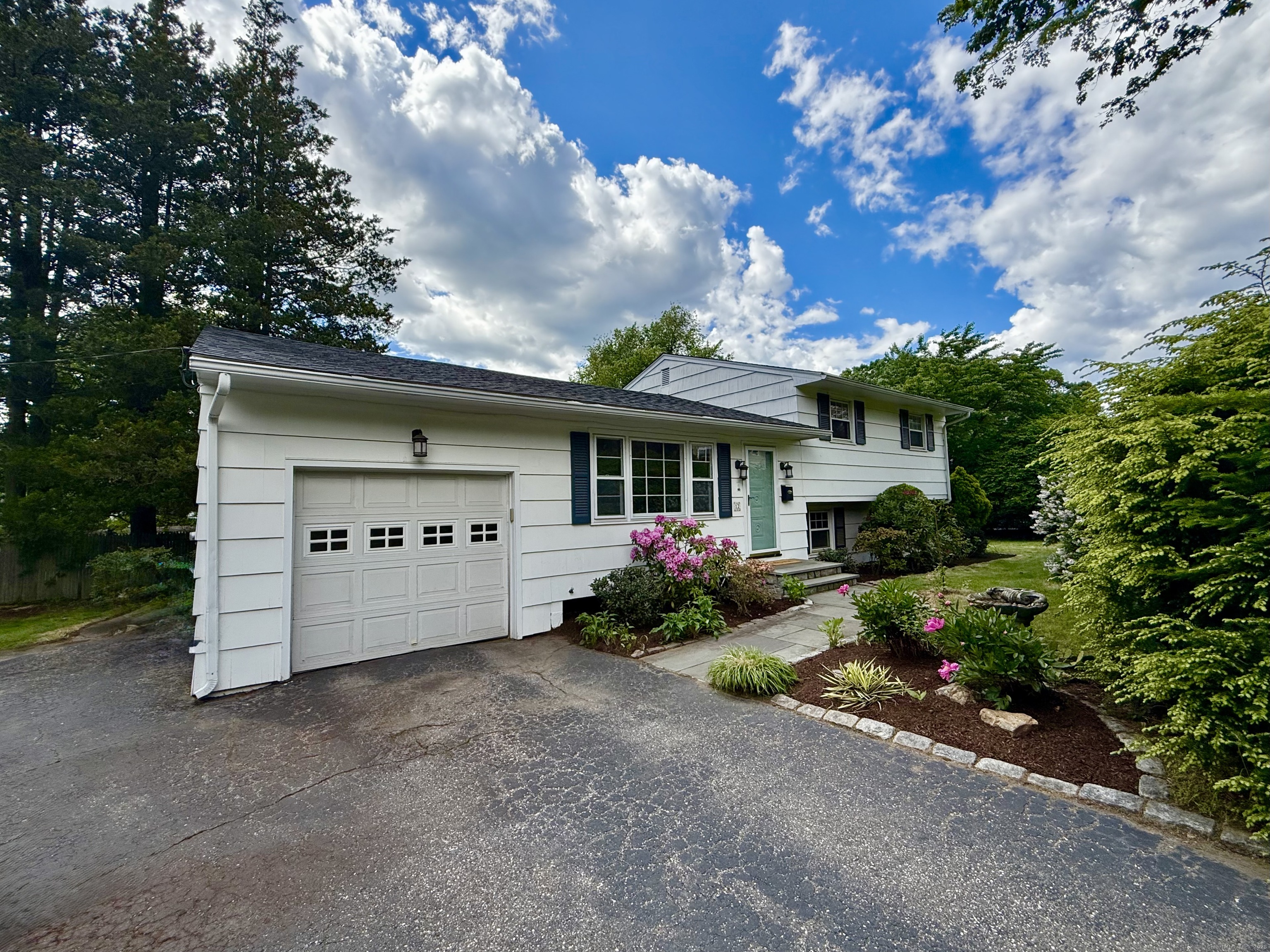 12 Sugar Plum, Fairfield, Connecticut 06824