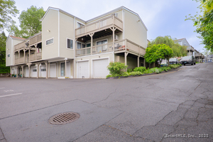 Homes for sale in Danbury, CT | 95 Park Ave #apt 14, Danbury, CT 06810 | MLS# 24096902