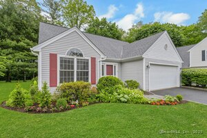 44 Village Court, Unit 44