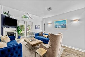 668 Glenbrook Road, Unit 25