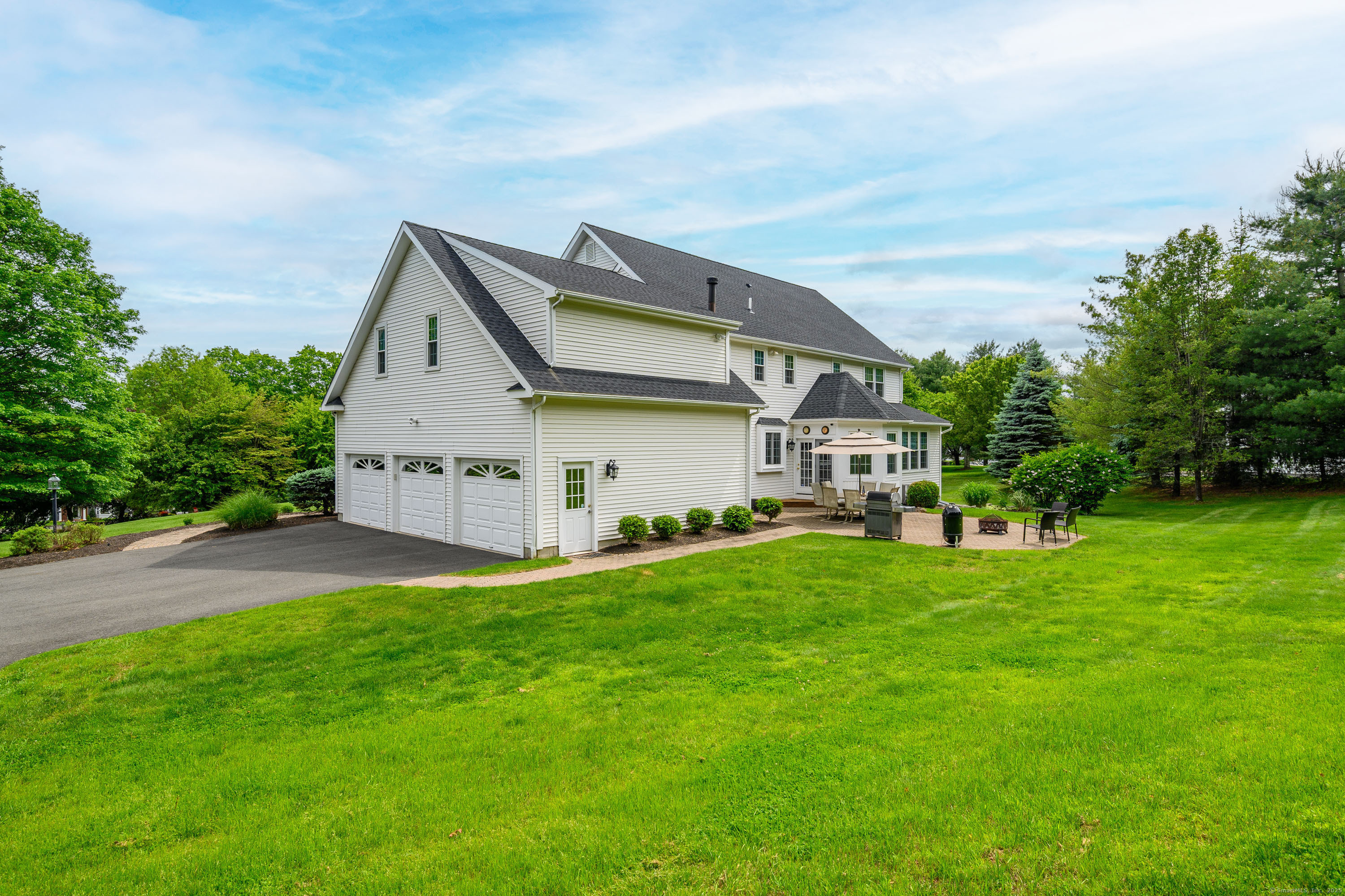 4 Shoreview, Danbury, Connecticut 06811
