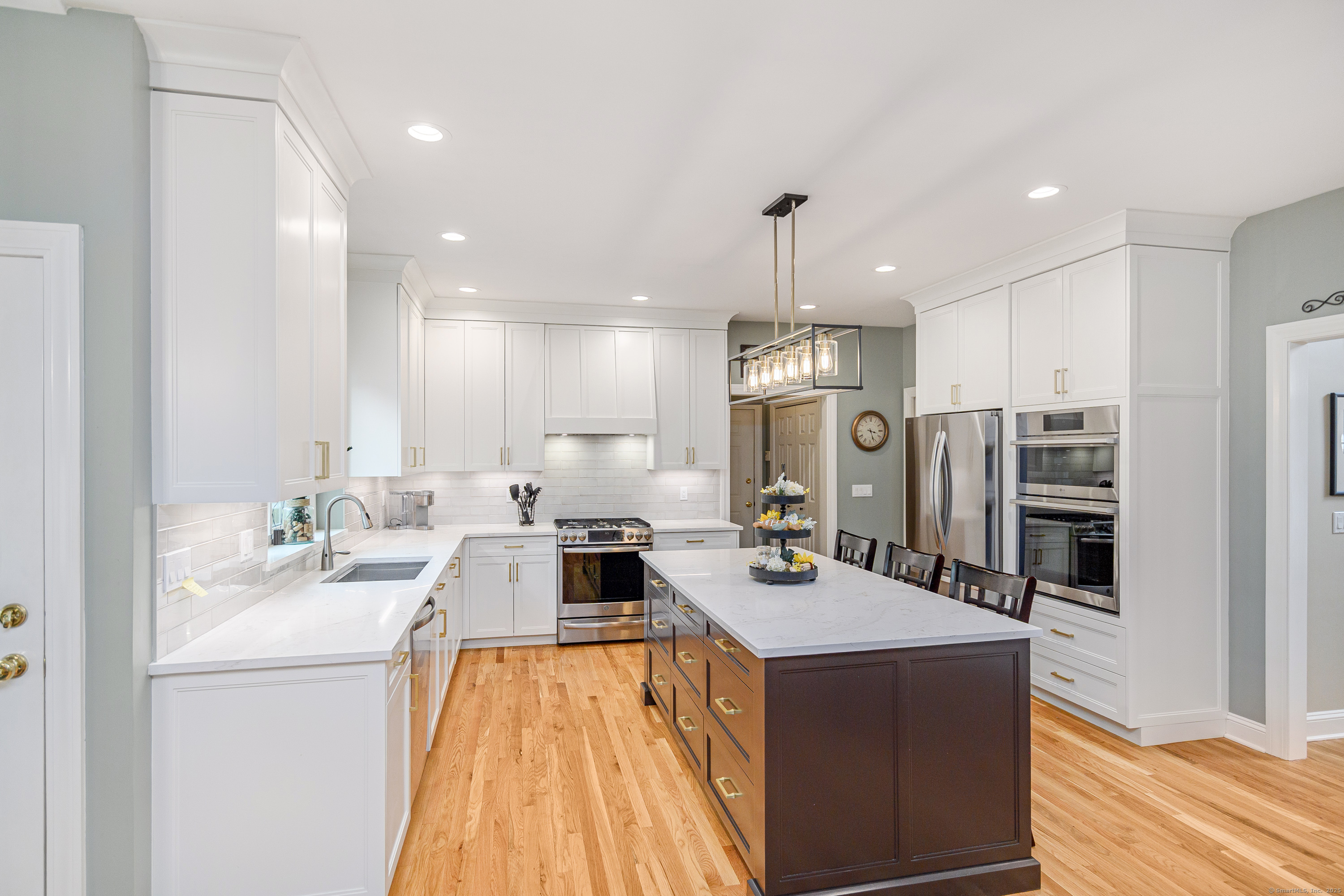 4 Shoreview, Danbury, Connecticut 06811