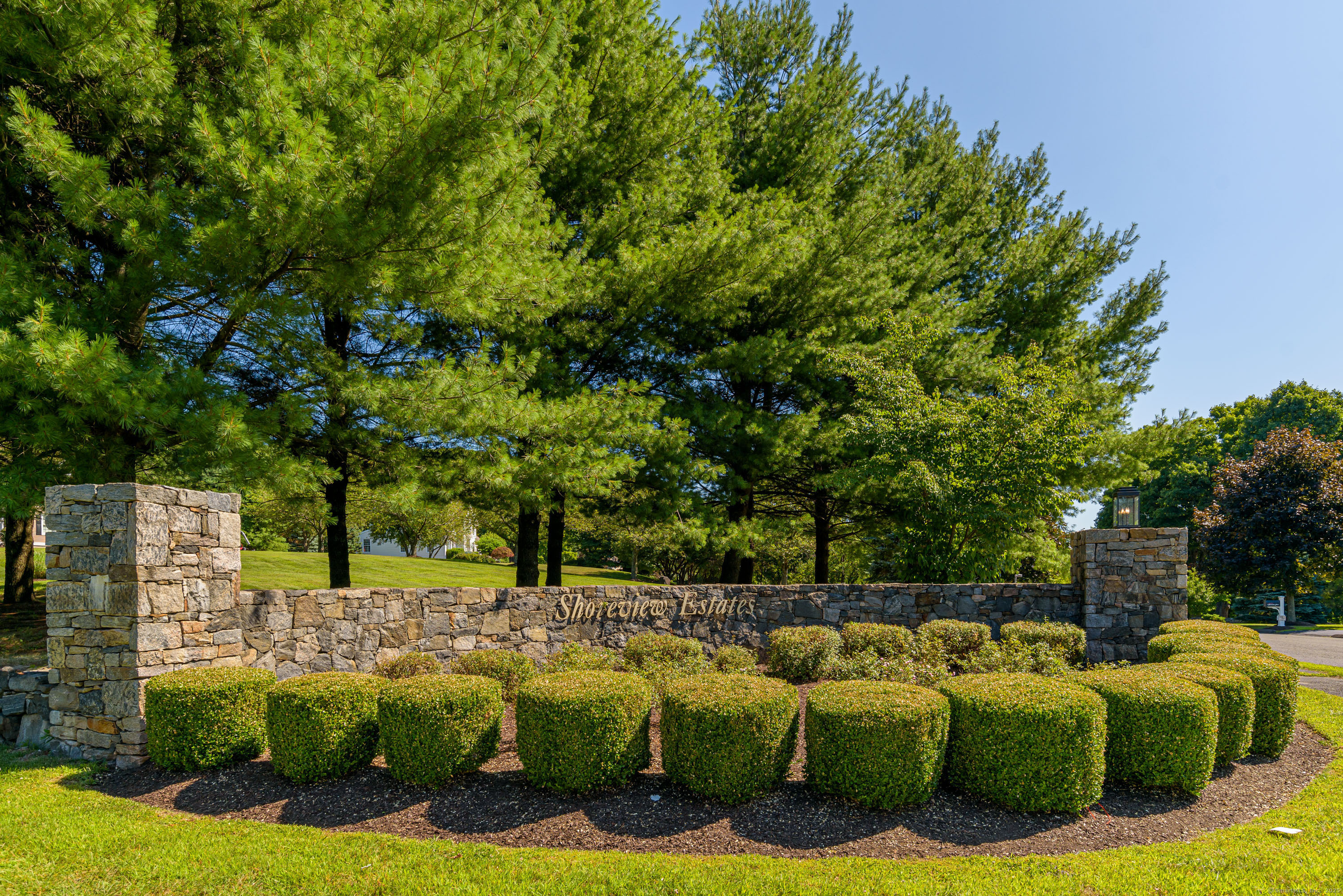 4 Shoreview, Danbury, Connecticut 06811