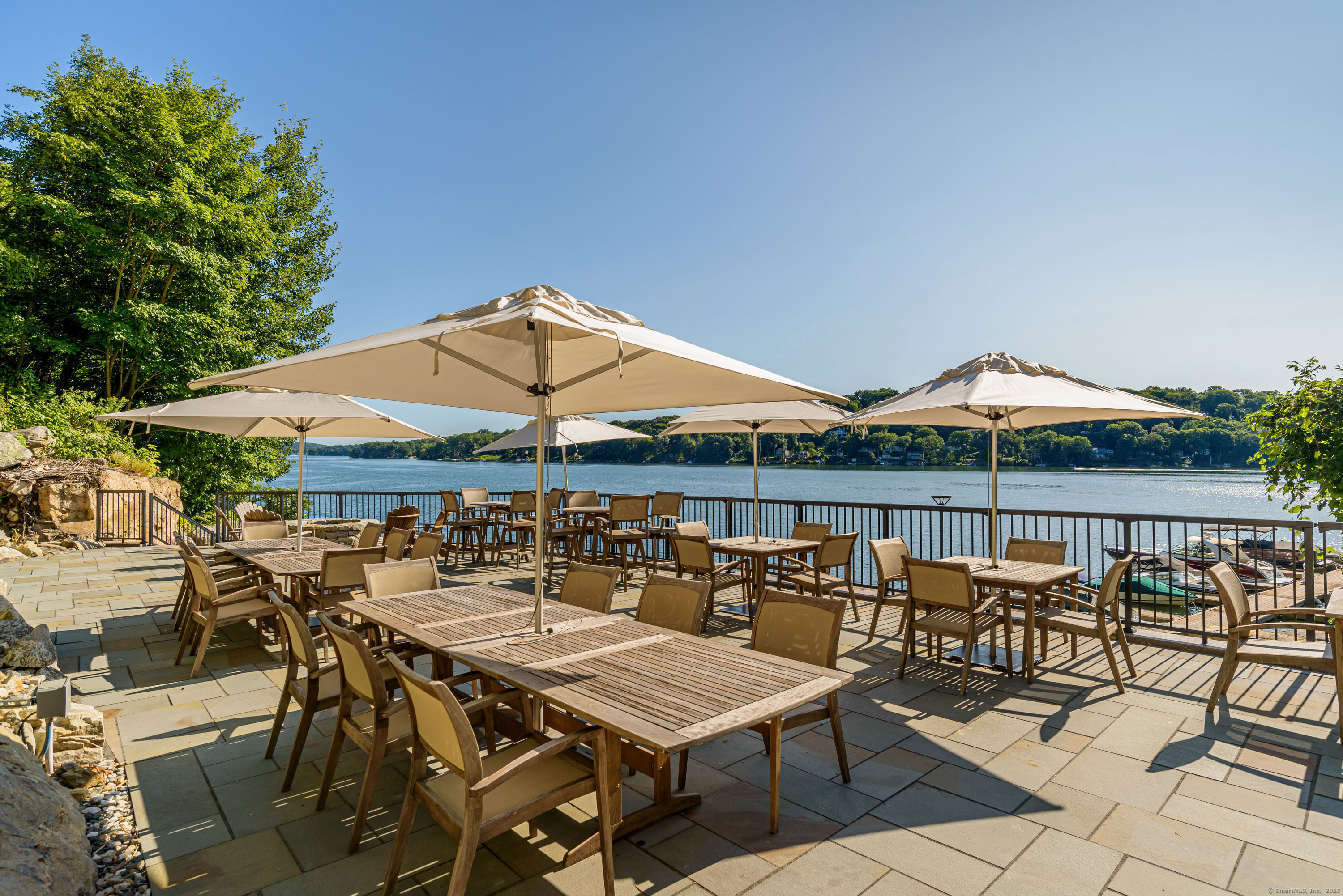 4 Shoreview, Danbury, Connecticut 06811