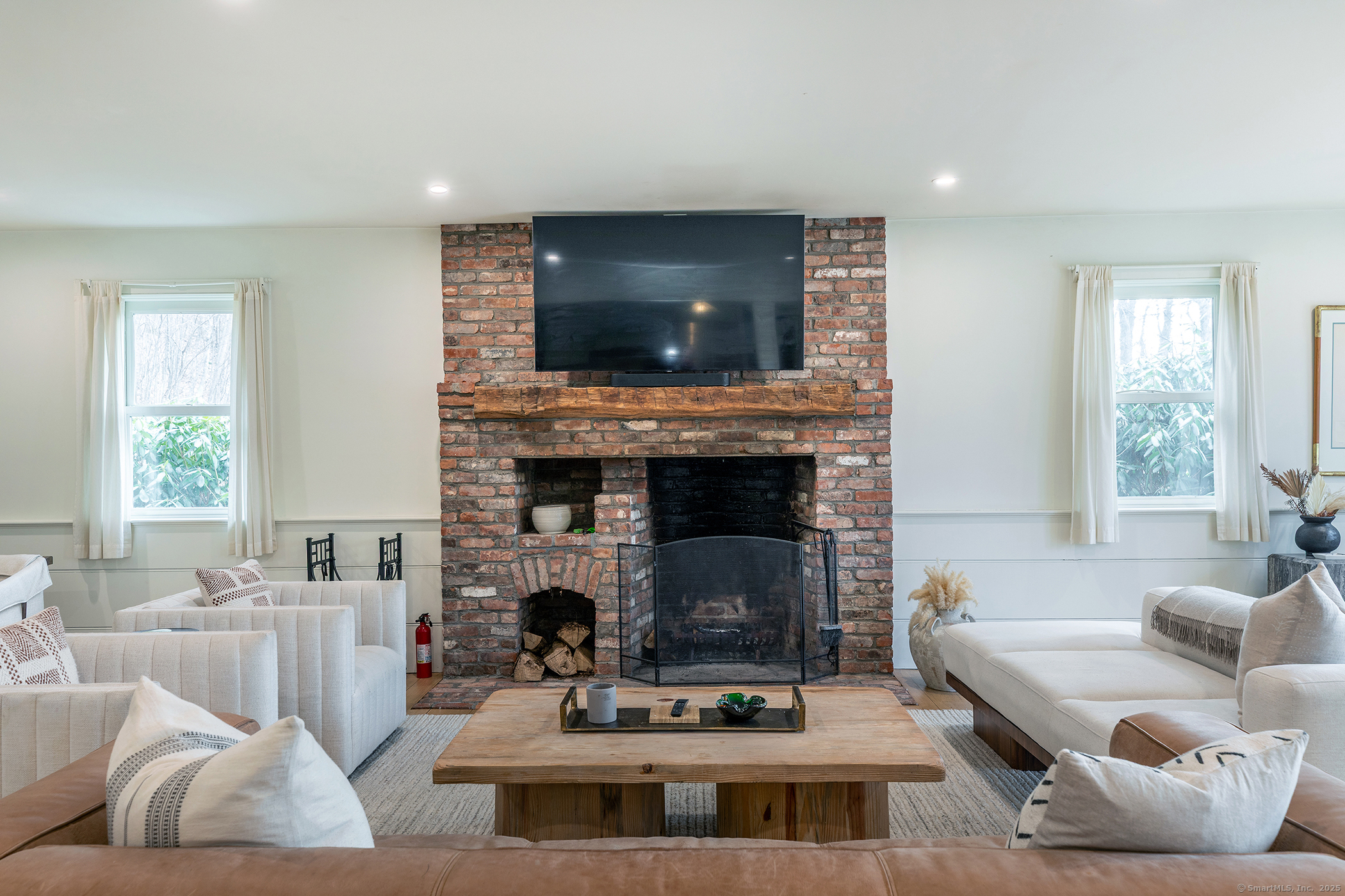 56 Mount Tom, Morris, Connecticut 06763