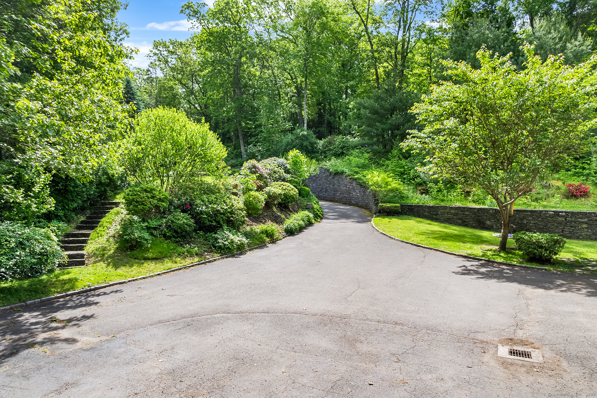 44 Oakmont, Monroe, Connecticut 06468