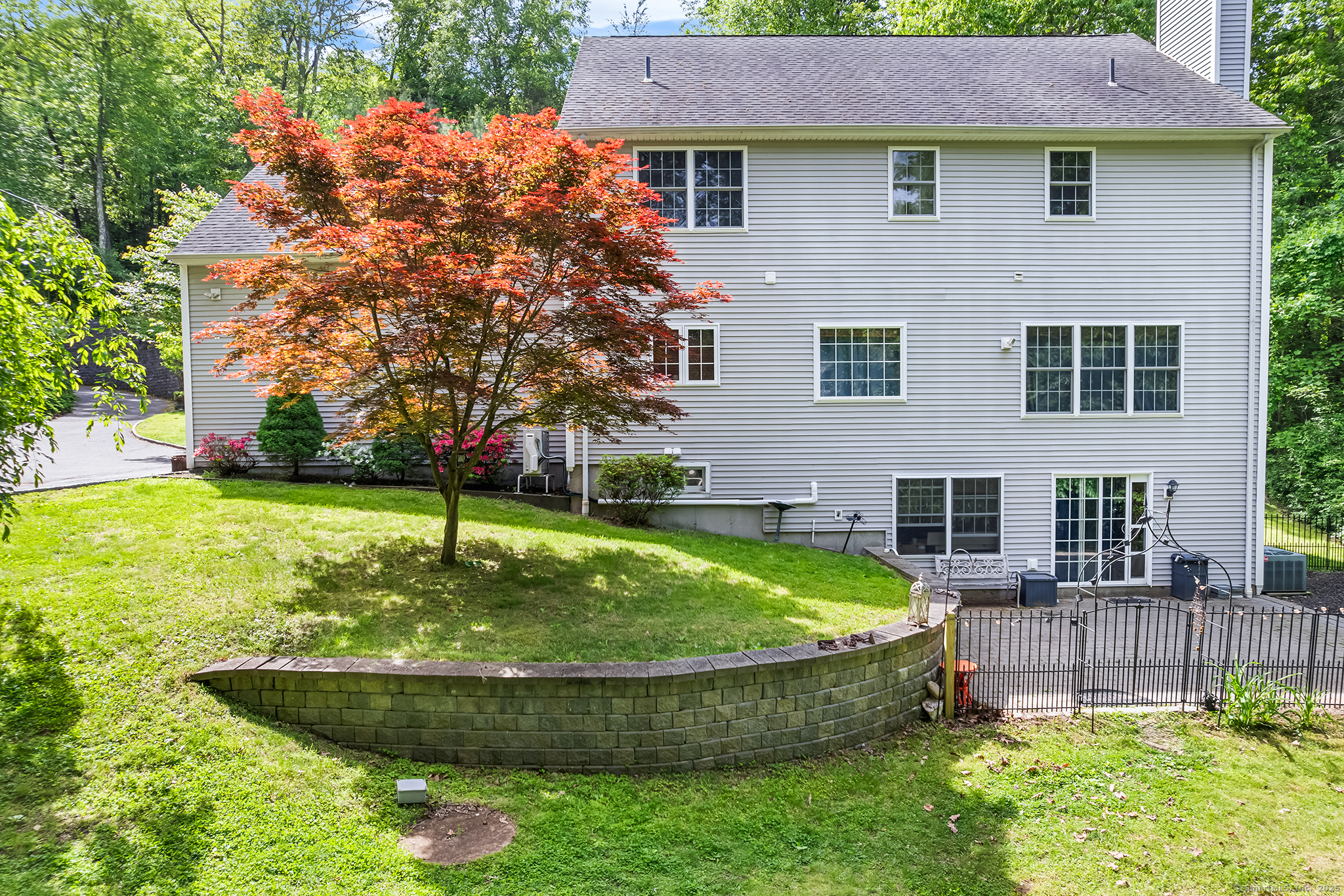 44 Oakmont, Monroe, Connecticut 06468