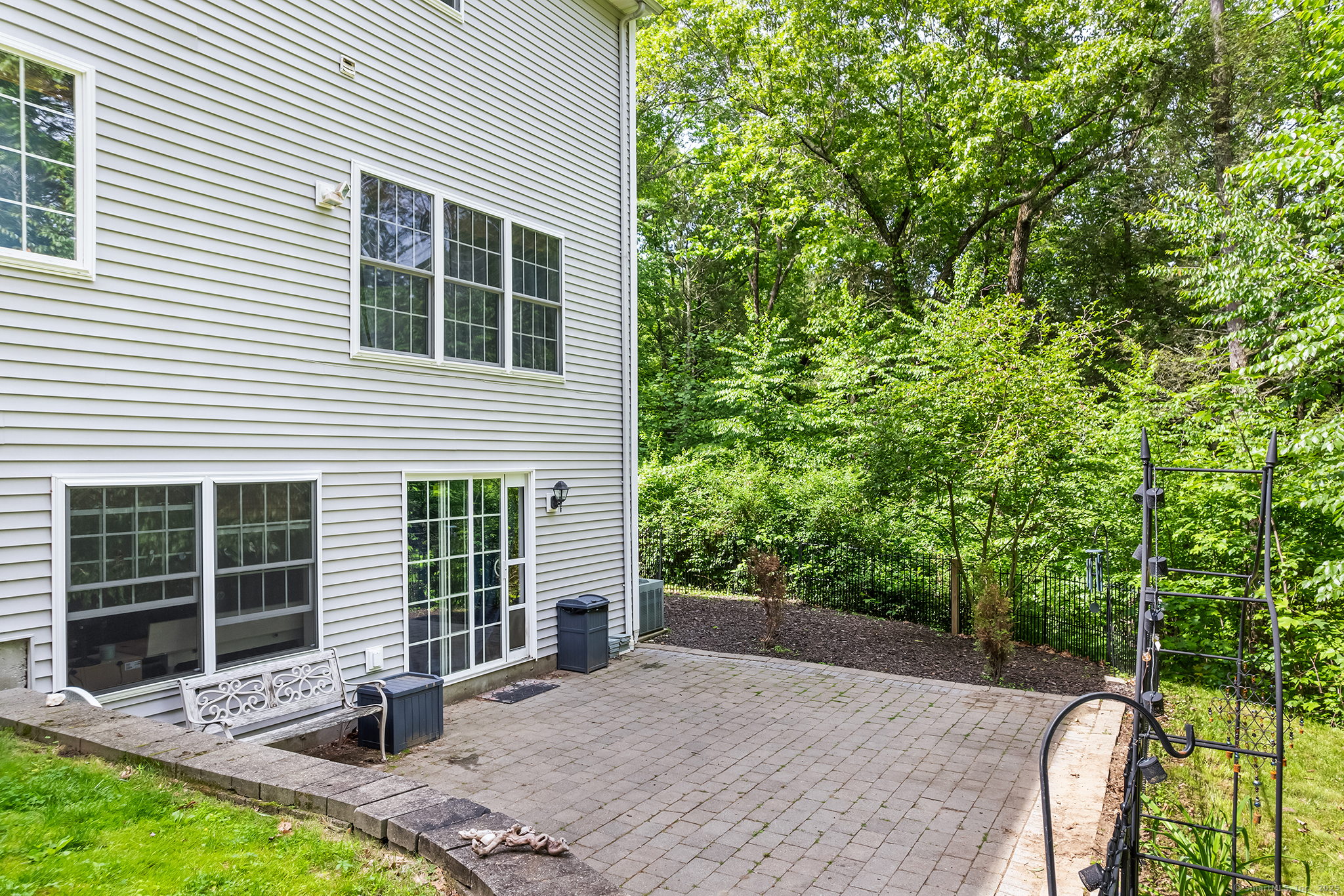 44 Oakmont, Monroe, Connecticut 06468