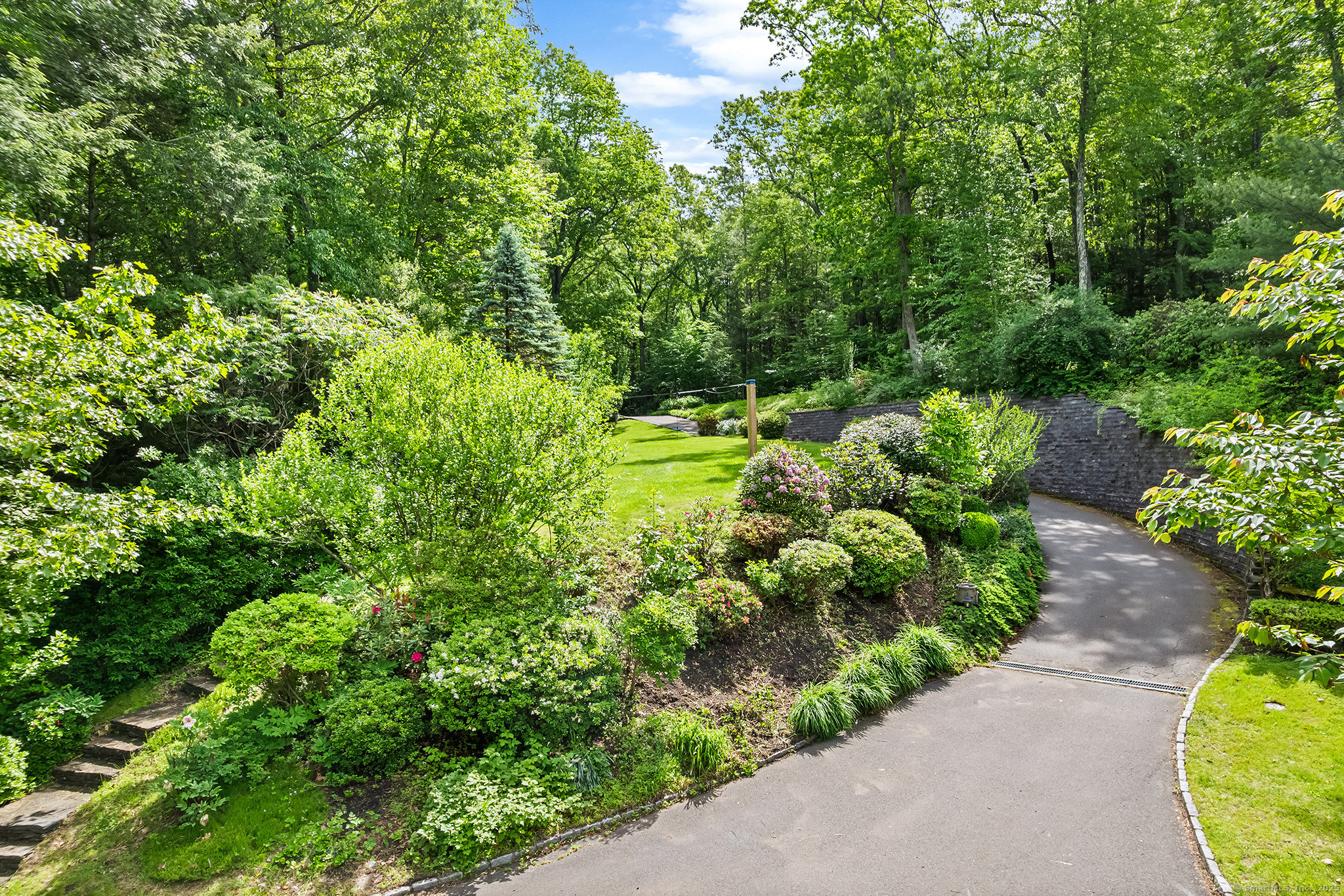 44 Oakmont, Monroe, Connecticut 06468