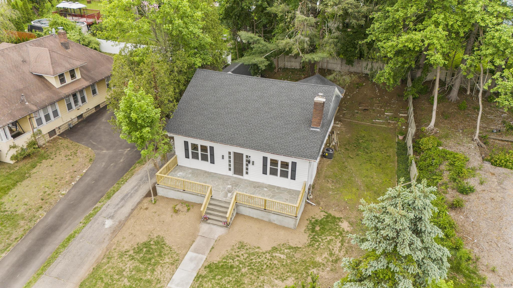 452 New Haven, Derby, Connecticut 06418
