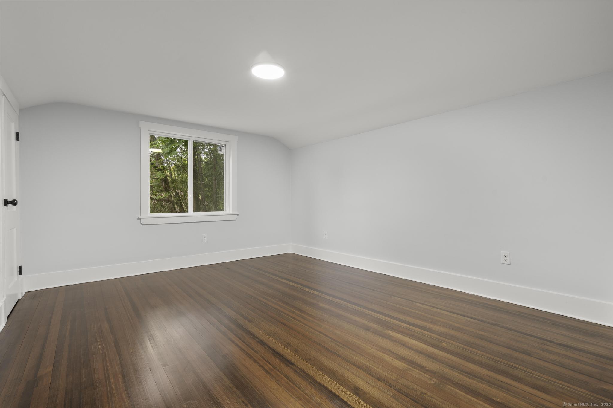 452 New Haven, Derby, Connecticut 06418