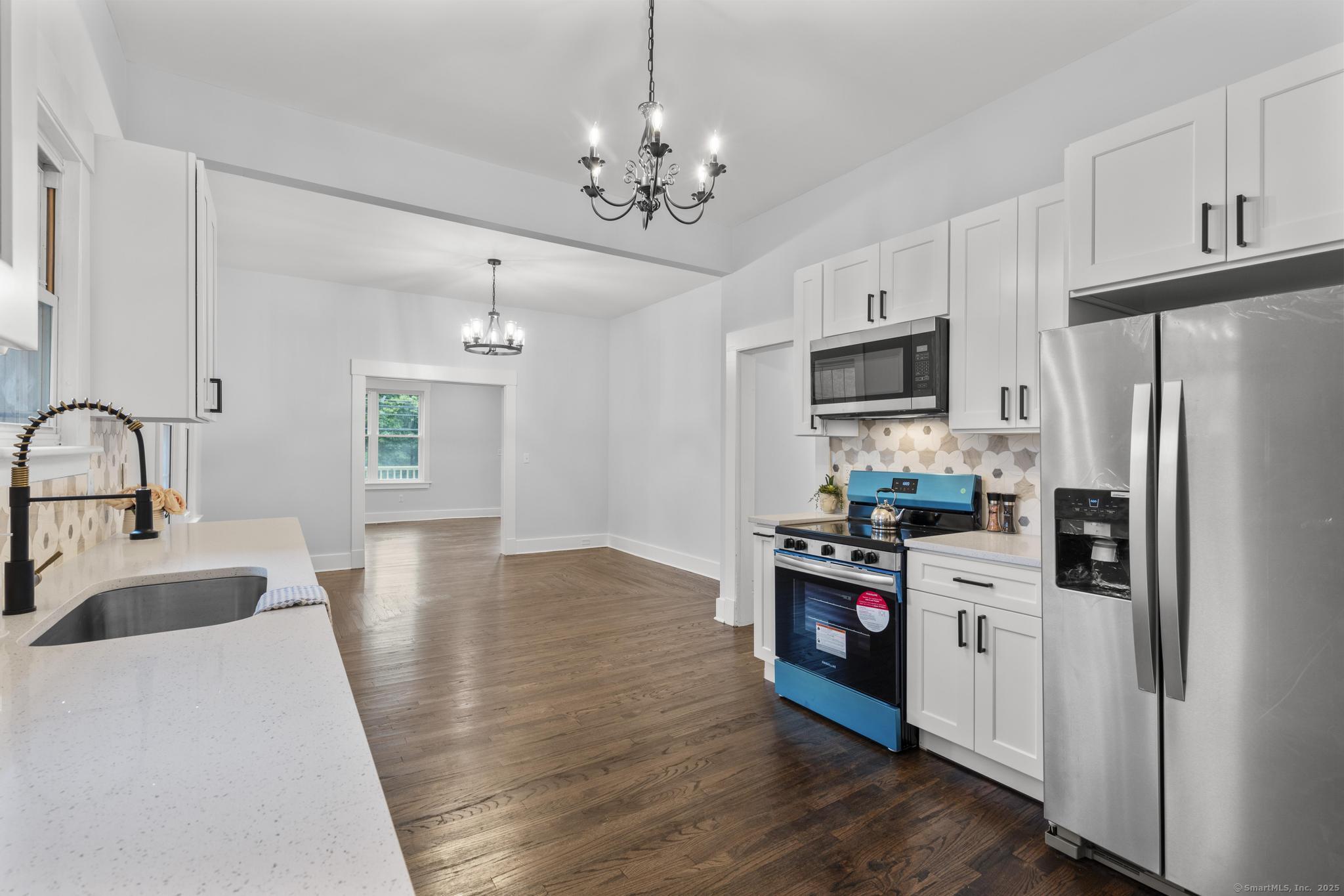 452 New Haven, Derby, Connecticut 06418