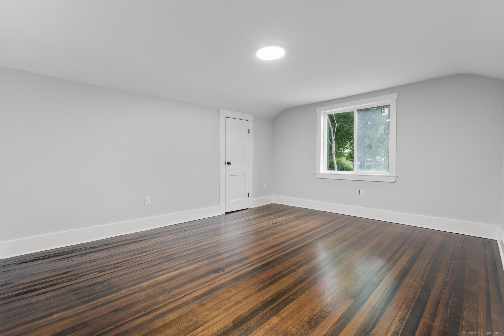 452 New Haven, Derby, Connecticut 06418