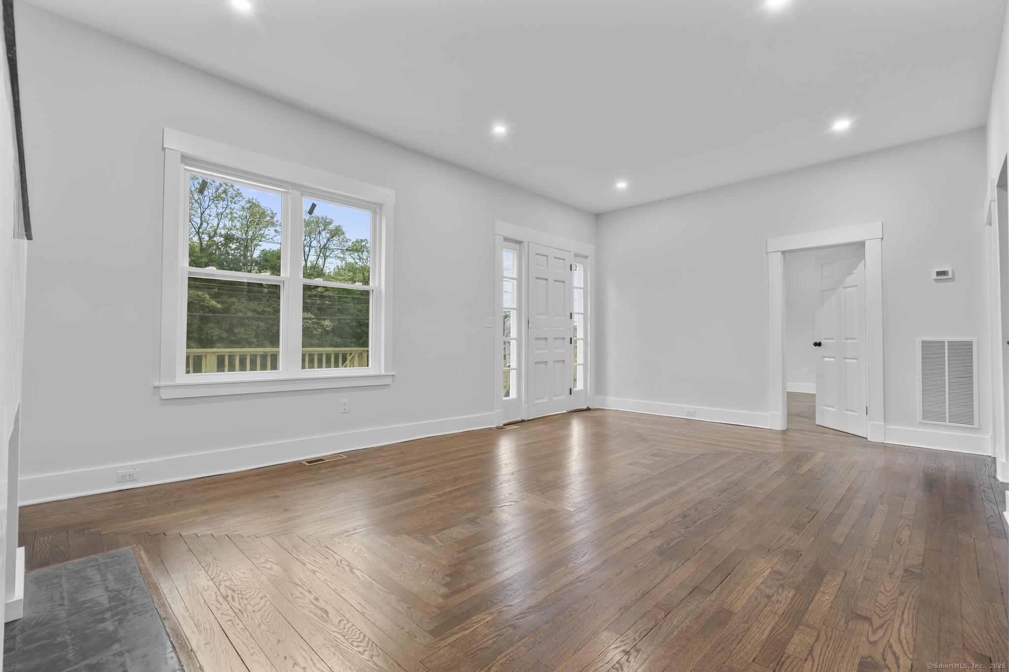 452 New Haven, Derby, Connecticut 06418