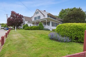 Homes for sale in Stonington, CT | 40 Holmes St, Stonington, CT 06355 | MLS# 24098685