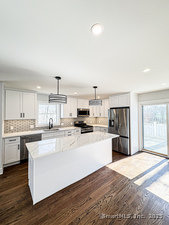 Homes for sale in Danbury, CT | 88 Walnut Trl, Danbury, CT 06810 | MLS# 24082659