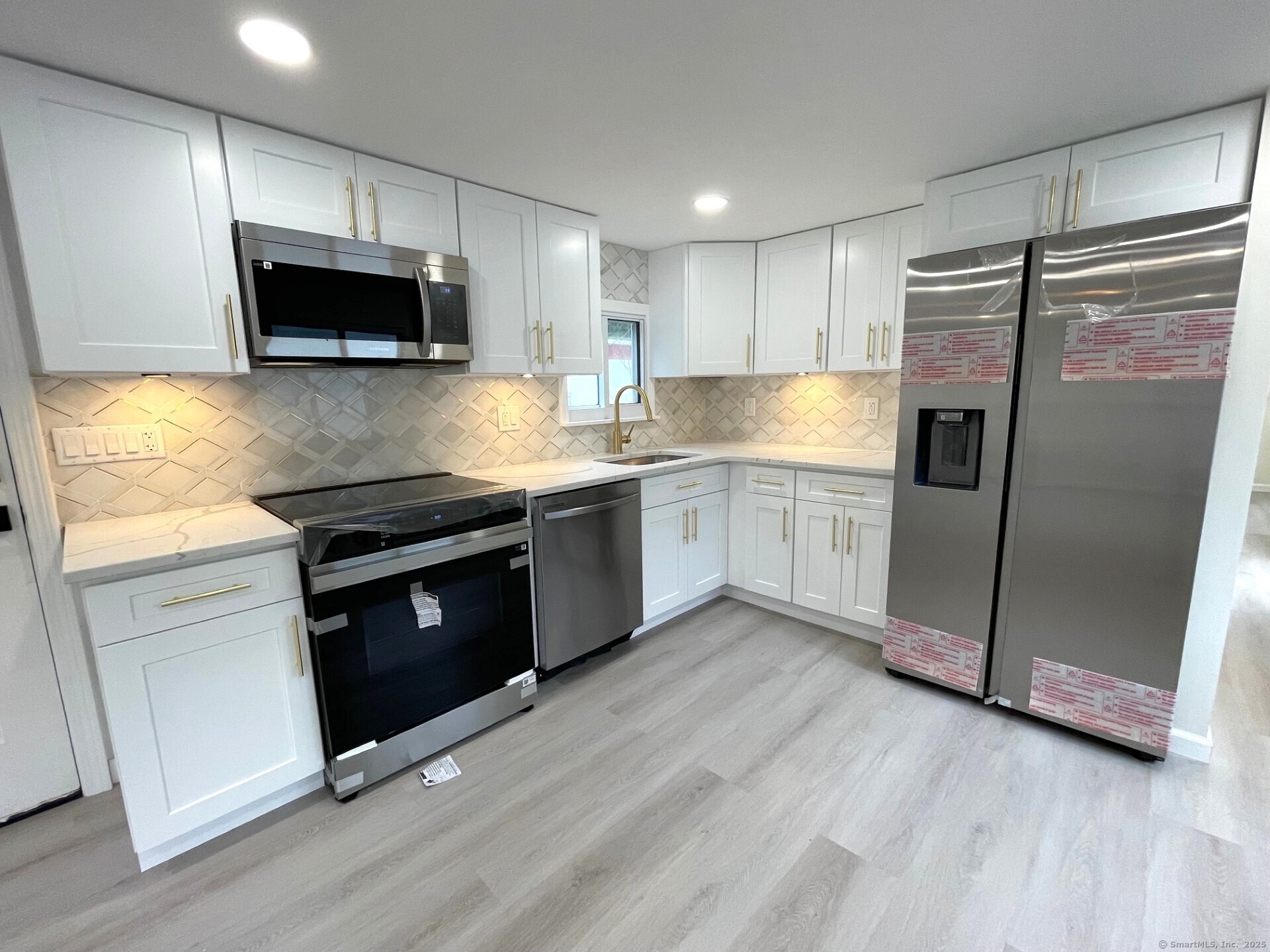1042 Poquonnock Road Groton CT