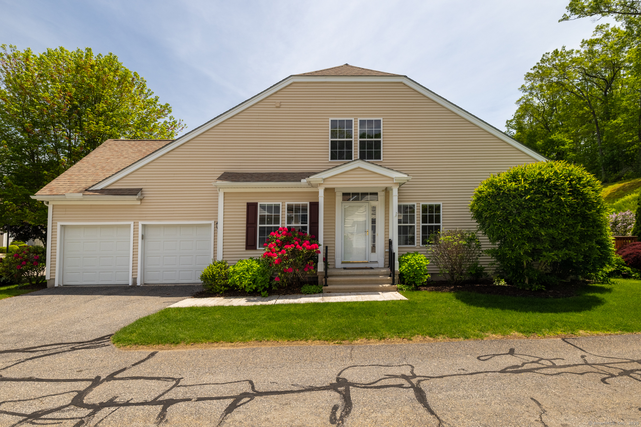 19 Bridle Path Canton CT