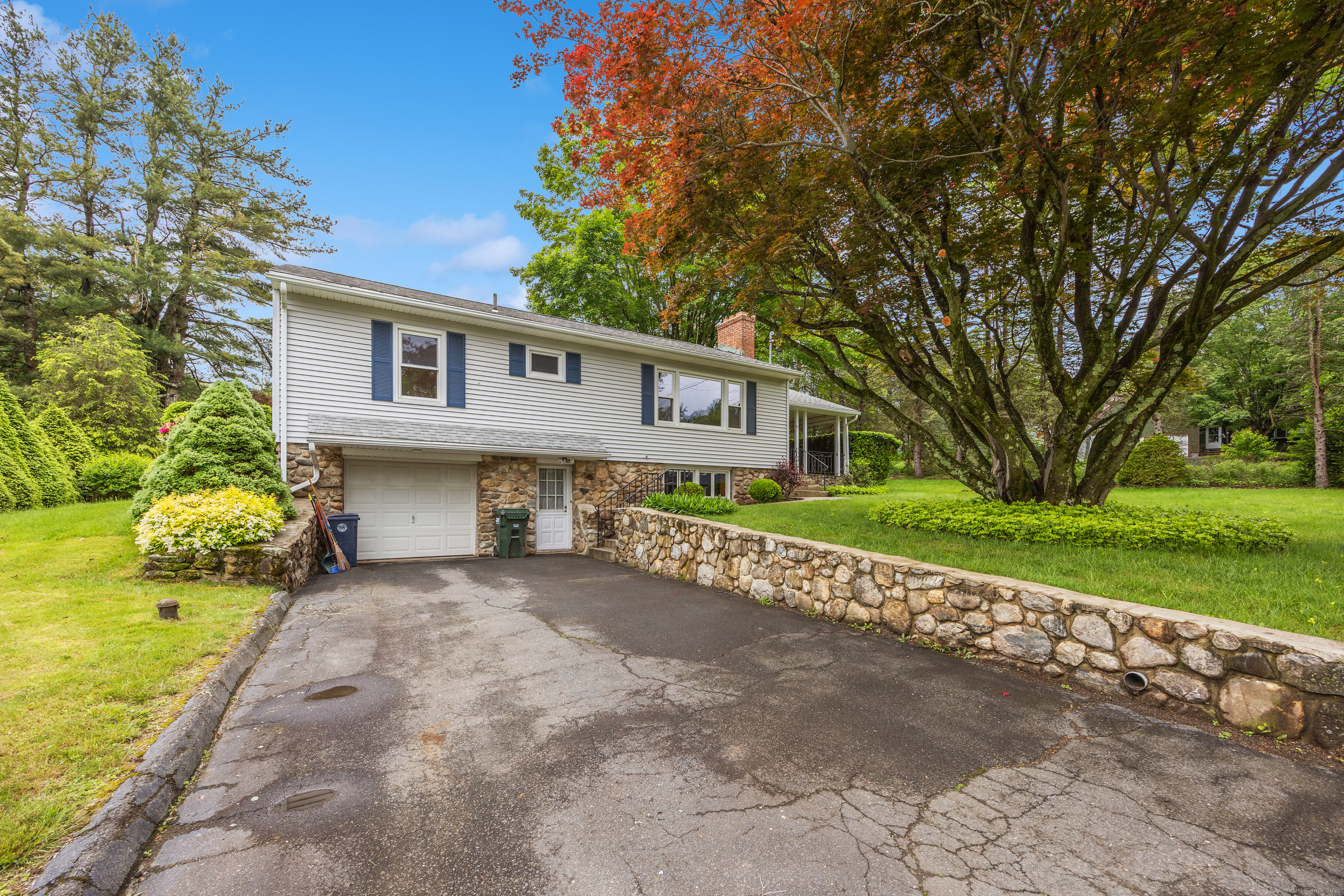 27 Hickory Street Plymouth CT