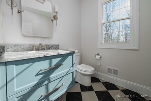 Homes for sale in East Lyme, CT | 11 Pumpkin Grv, East Lyme, CT 06333 | MLS# 24099687