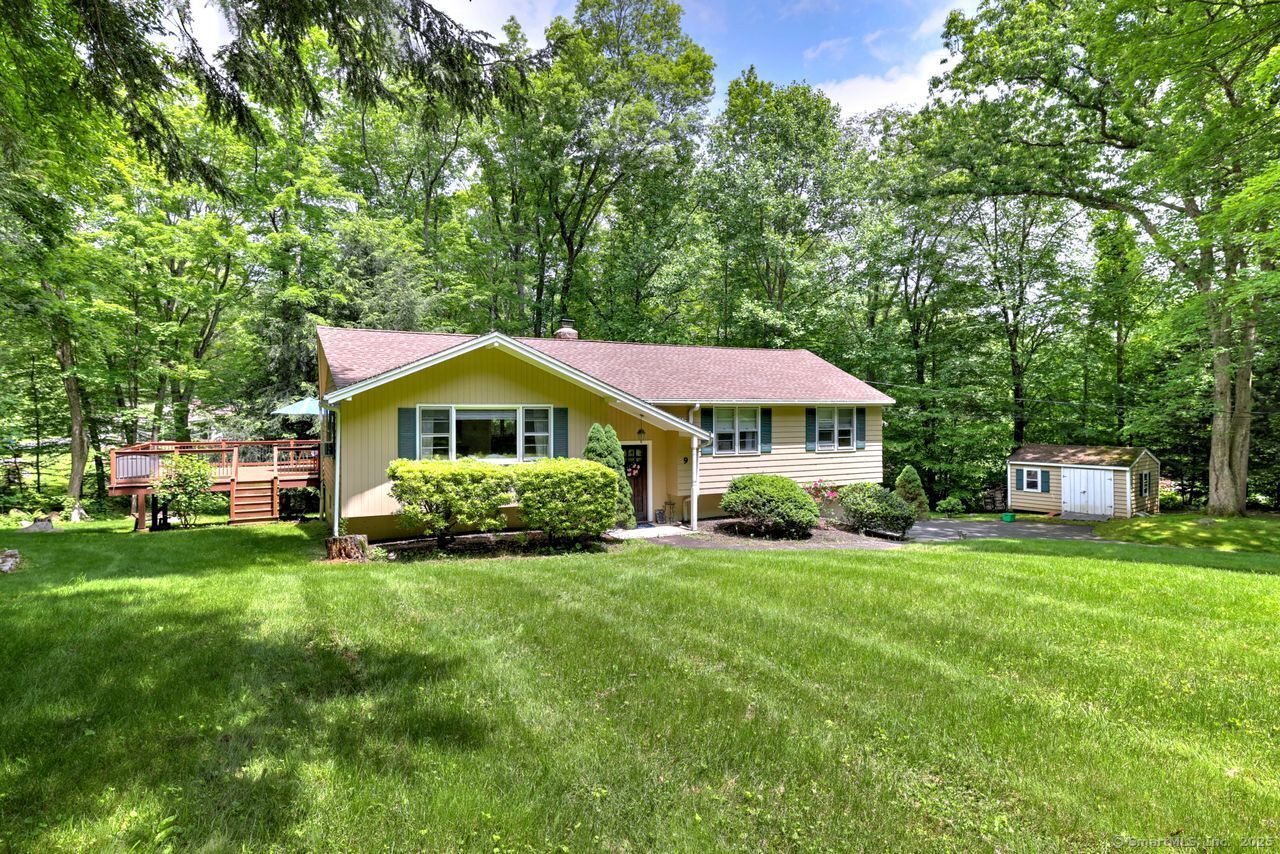 9 Honey Lane Newtown CT