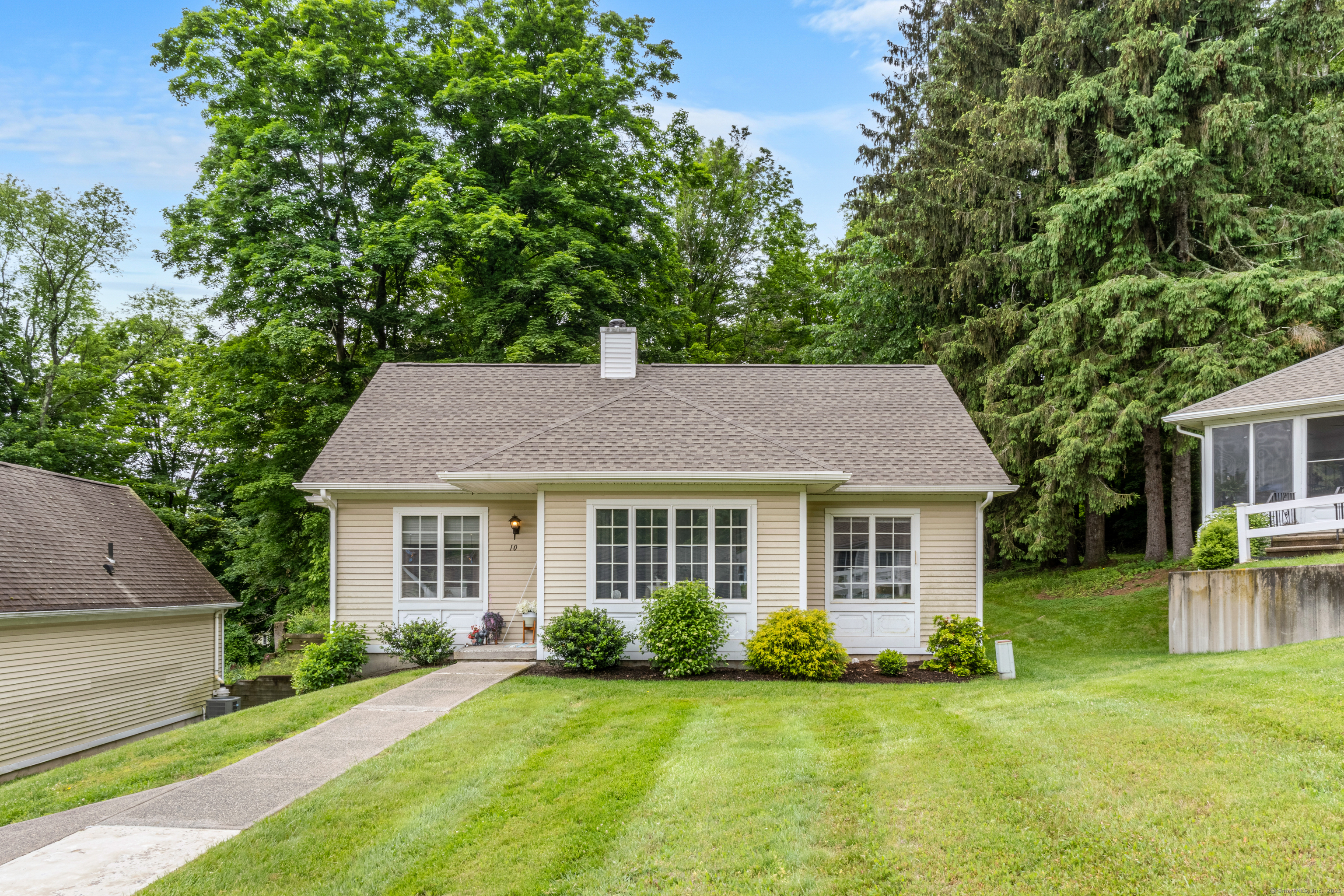 10 Bittersweet Ridge Middlefield CT