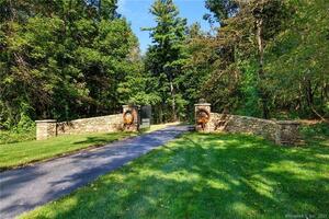 Homes for sale in Killingly, CT | 612 Cook Hill Rd, Killingly, CT 06239 | MLS# 24100889