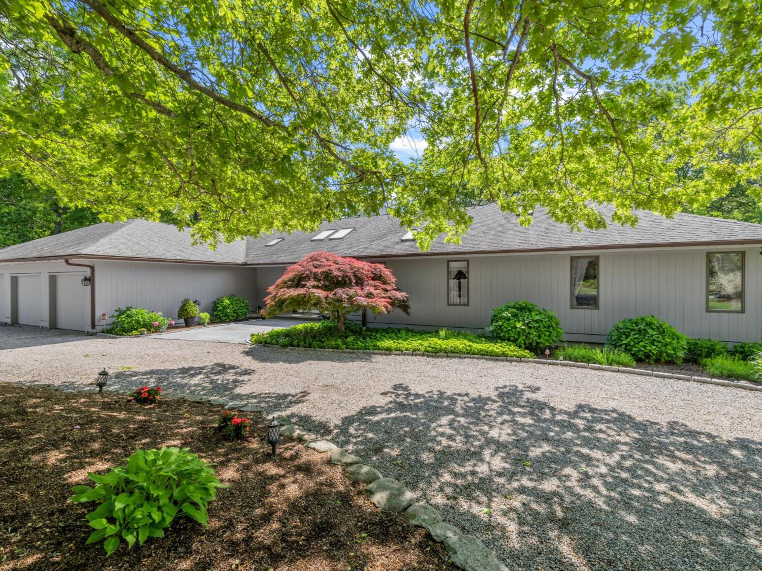 17 Westwood Drive Waterford CT