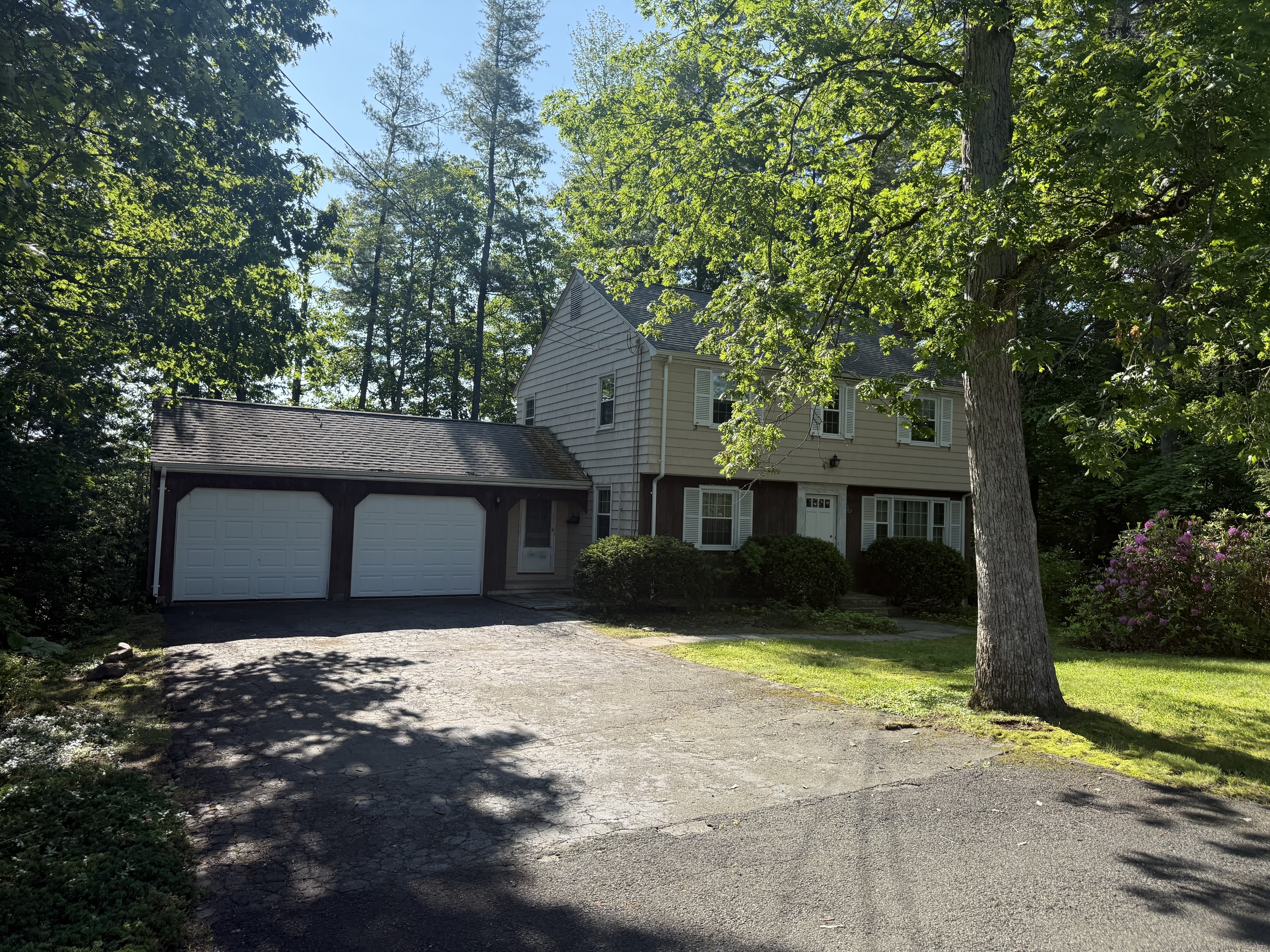 49 Carver Circle Simsbury CT