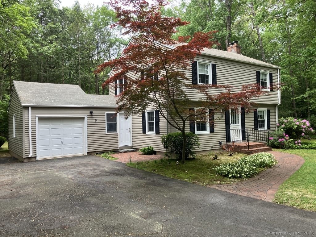 19 Crescent Way Simsbury CT