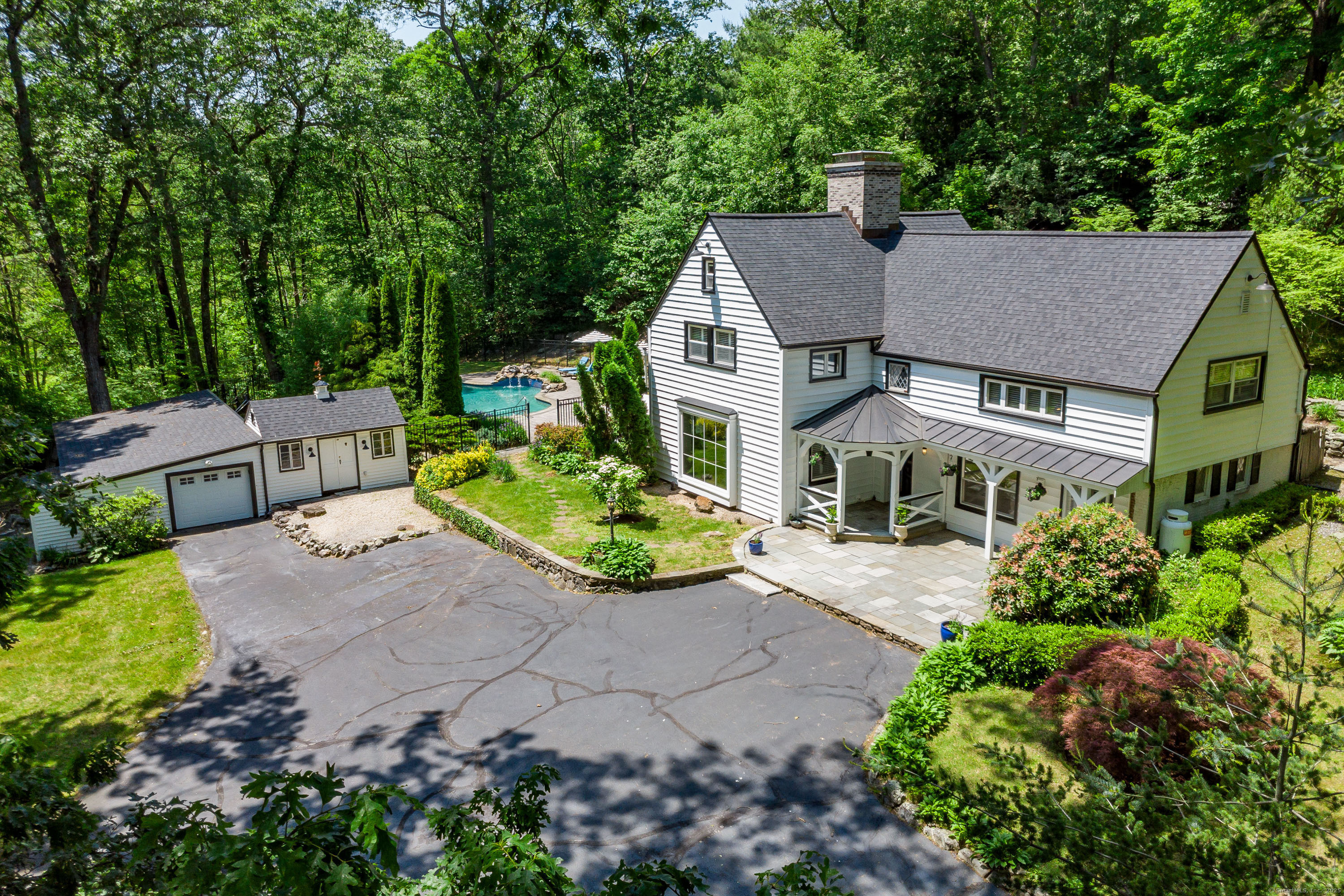 77 Crest Road Middlebury CT