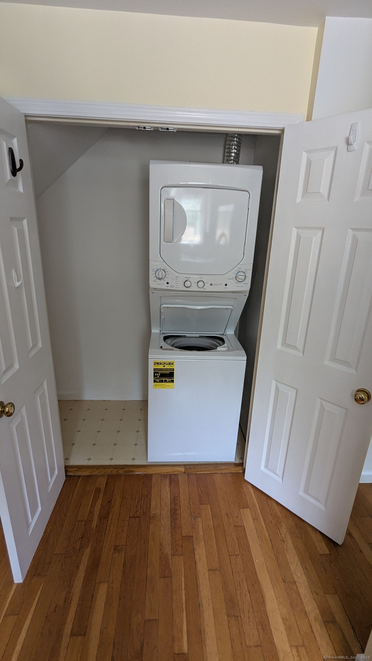 117 Taylor, Norwalk, 06854, 2 Bedrooms Bedrooms, ,2 BathroomsBathrooms,Residential Rental,For Sale,Taylor,24099359