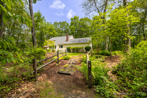 Homes for sale in Middlebury, CT | 111 Dwyer Rd, Middlebury, CT 06762 | MLS# 24101389