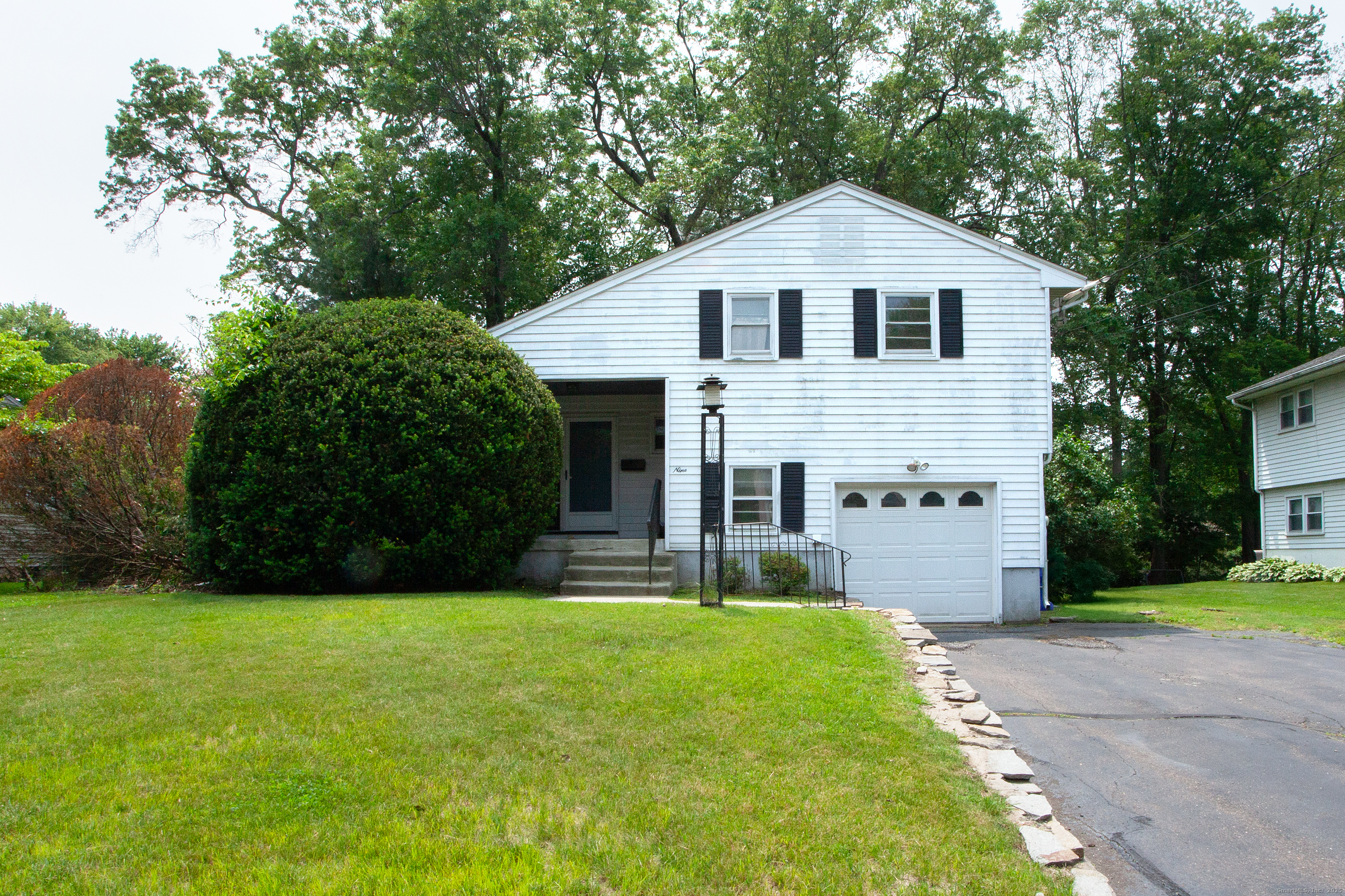 9 Carlyle Road West Hartford CT