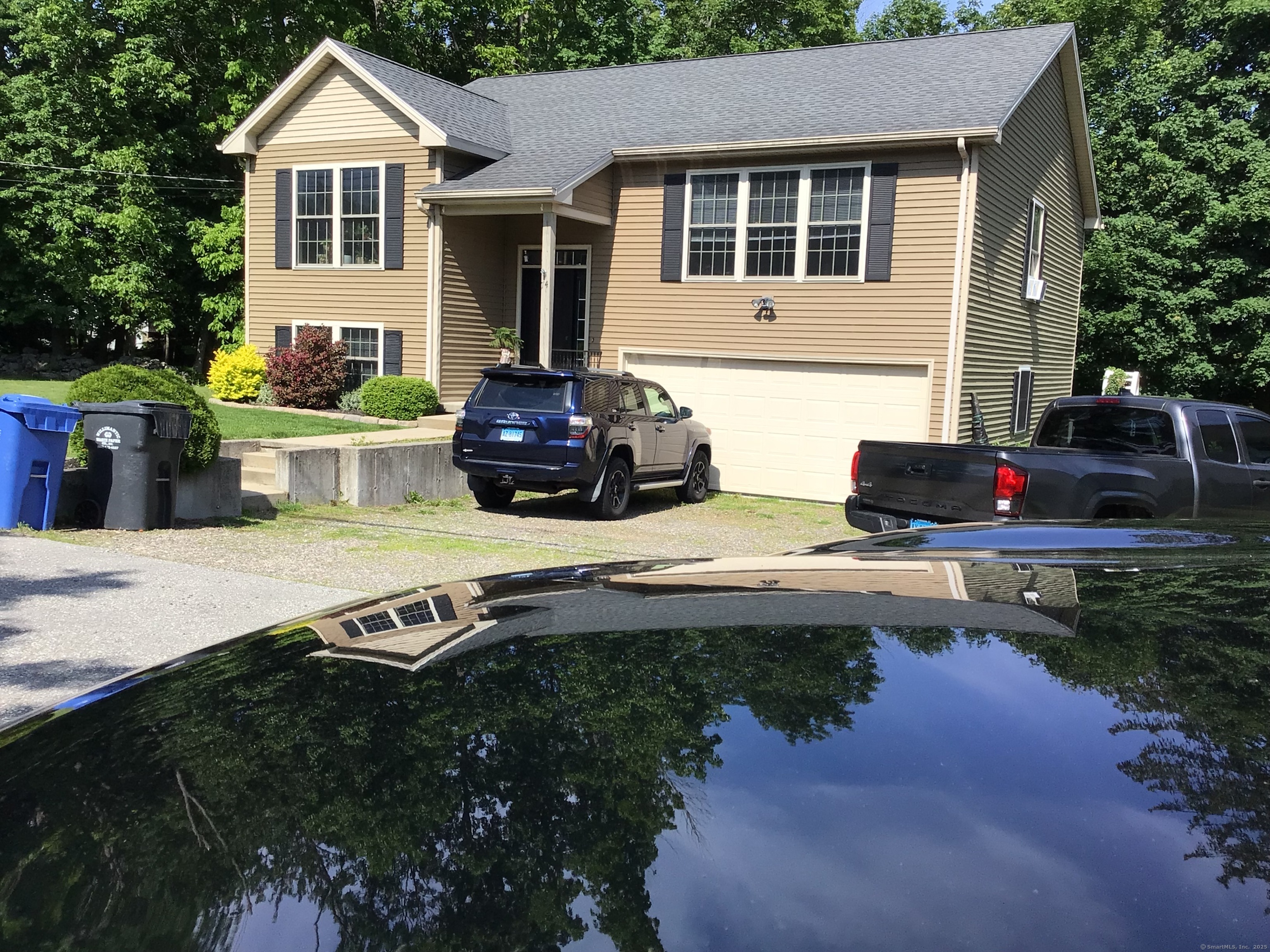 Plainfield nicely finished 3-bedroom, 2 bath Raised ranch. This home offers new flooring and a 1car garage beneath the home. In the rear of the home there is a nice sized deck and a fenced in area for the fur family member.