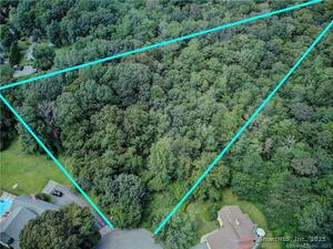 Homes for sale in Groton, CT | 68 Mystic Meadow Ln, Groton, CT 06355 | MLS# 24101084