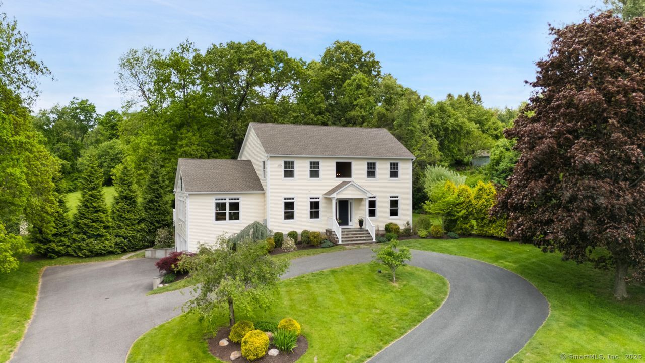 8 Meadowview Drive Brookfield CT