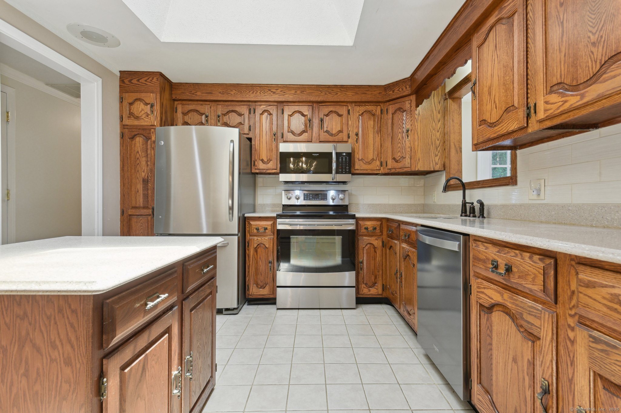 205 Ocean View, Groton, 06355, 3 Bedrooms Bedrooms, ,2 BathroomsBathrooms,Single Family For Sale,For Sale,Ocean View,24100453