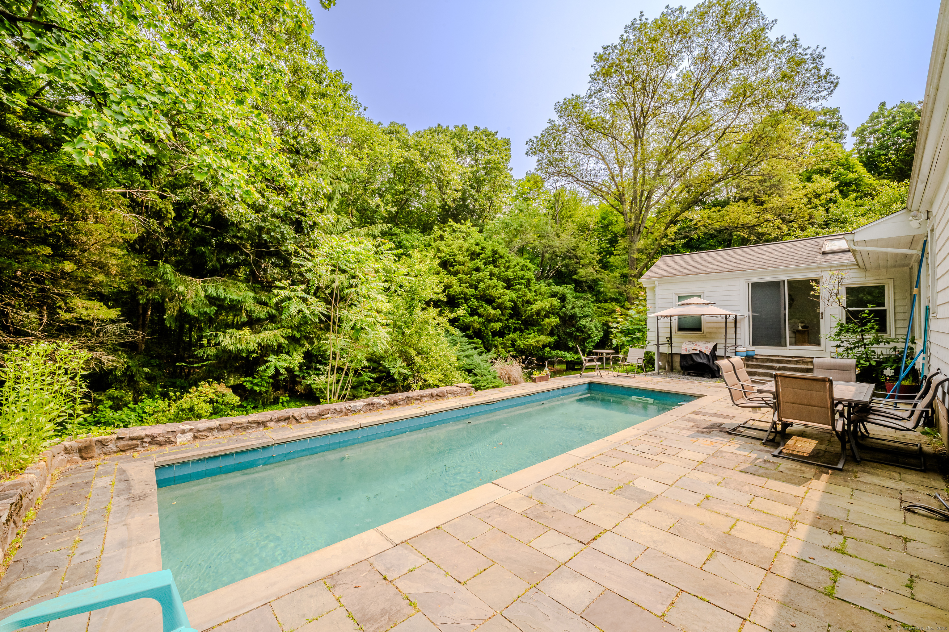 11 Walker, Woodbridge, 06525, 3 Bedrooms Bedrooms, ,2 BathroomsBathrooms,Single Family For Sale,For Sale,Walker,24101152