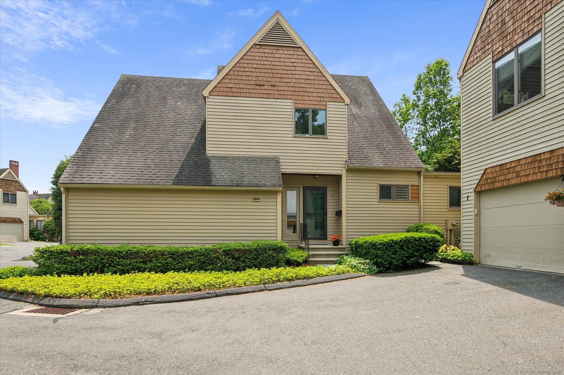 8 Cottonwood Court Granby CT