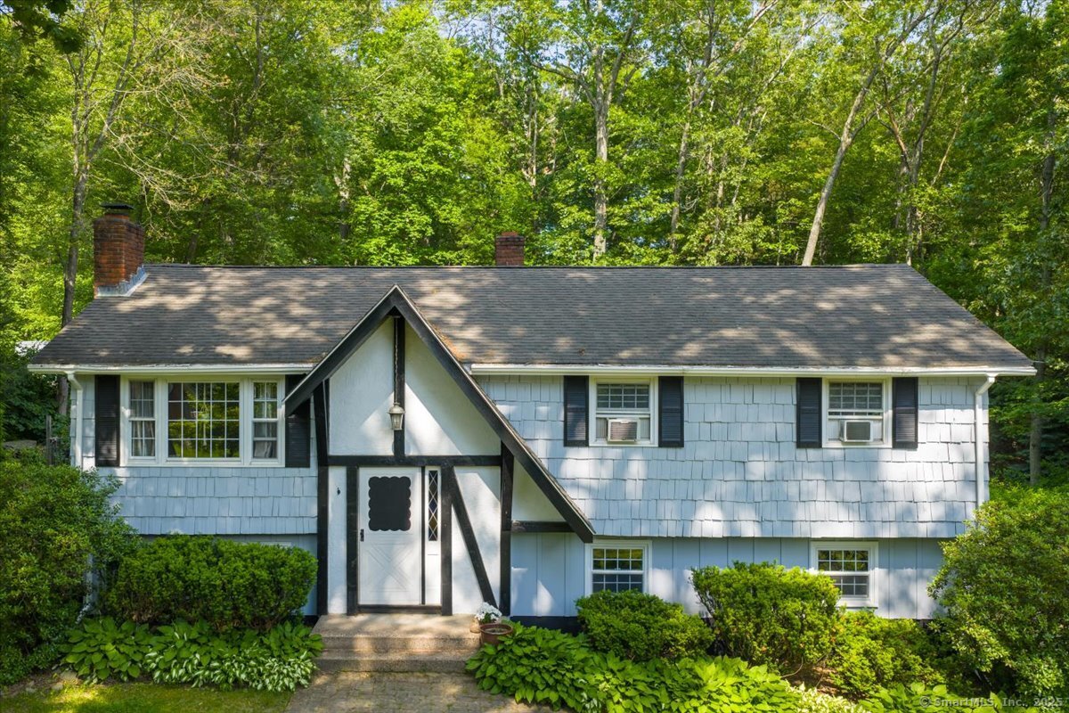 10 Lucerne Drive Willington CT