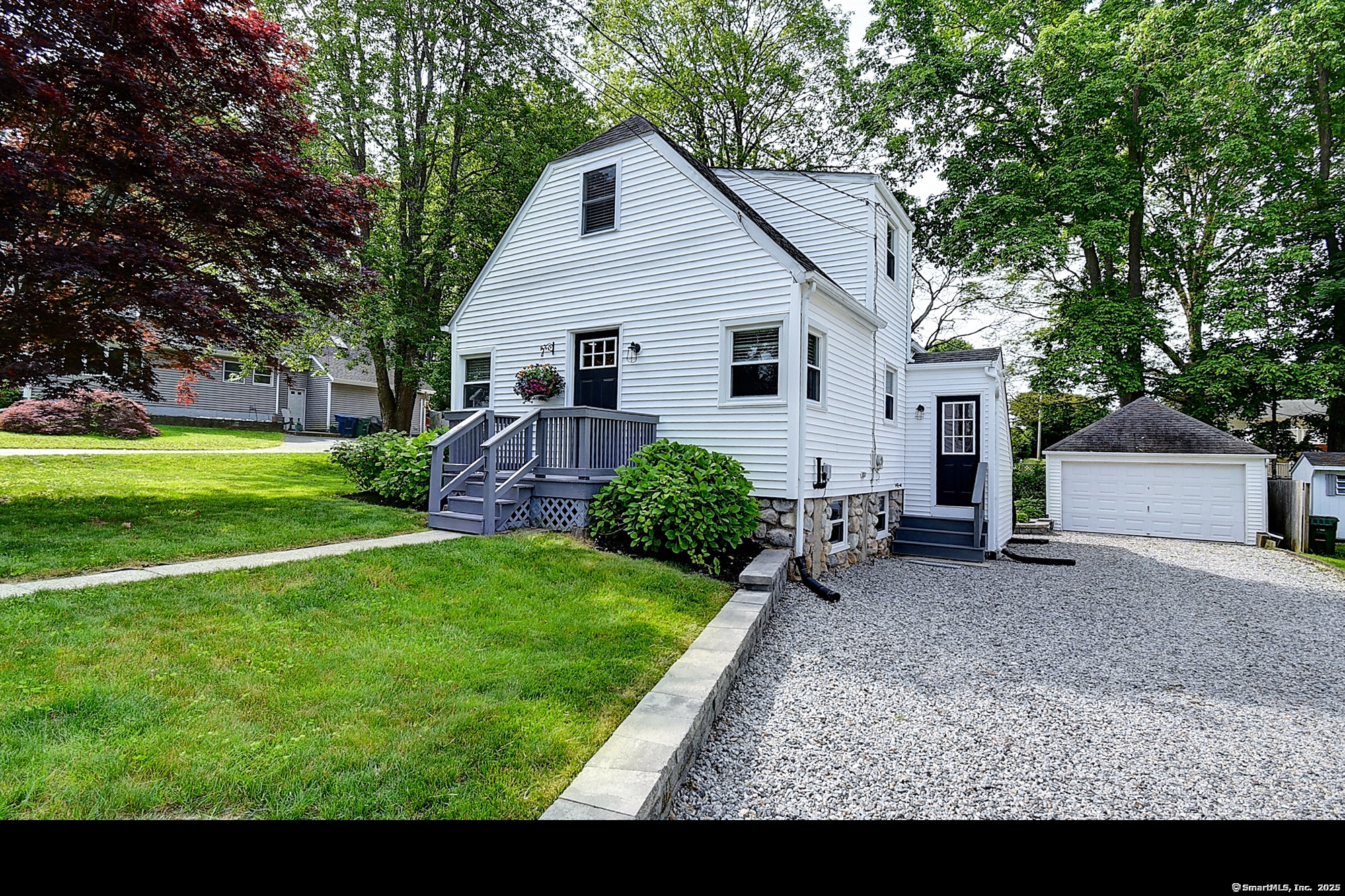 17 1st Avenue Waterford CT
