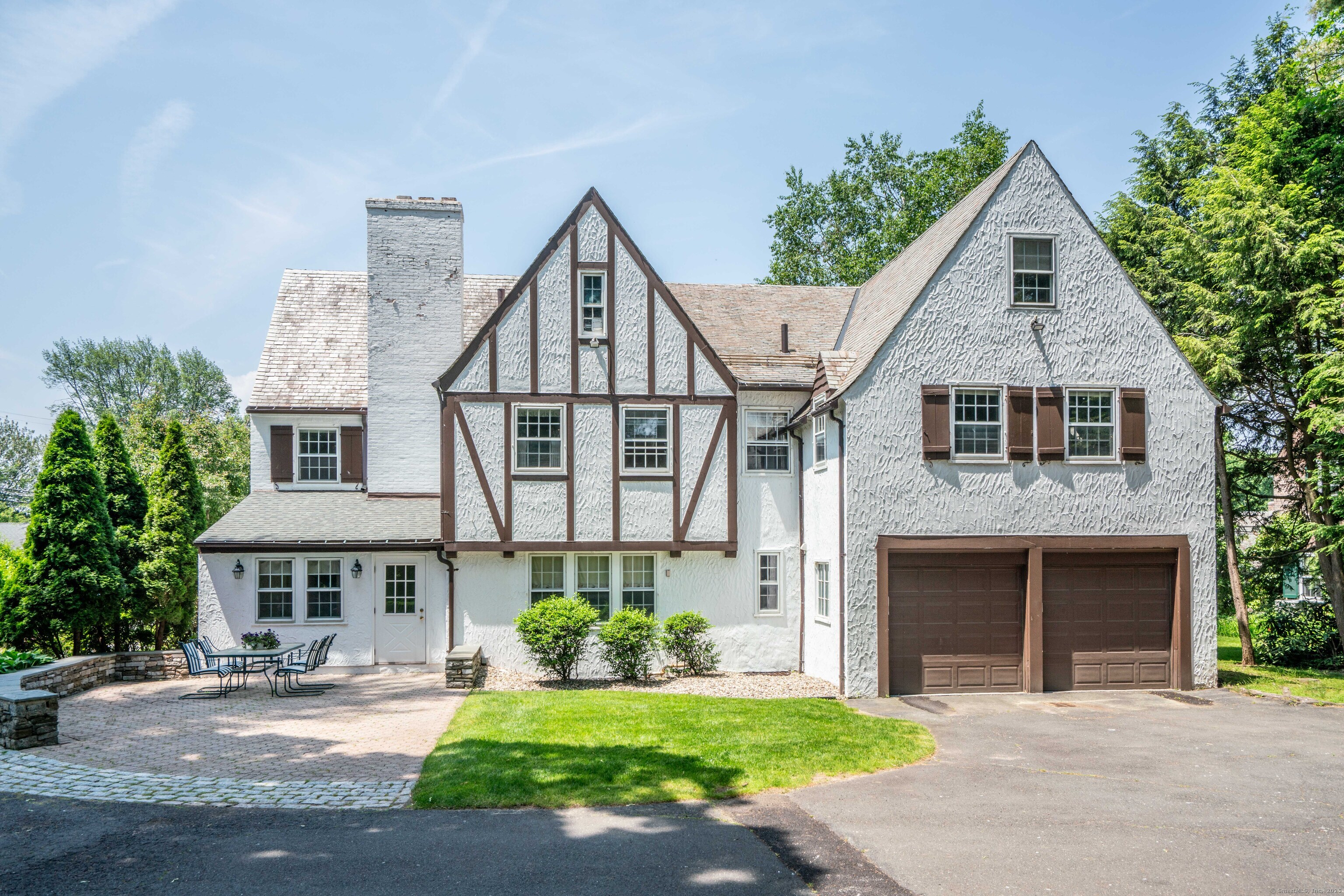 10 Norwood, West Hartford, 06117, 5 Bedrooms Bedrooms, ,4 BathroomsBathrooms,Single Family For Sale,For Sale,Norwood,24101513