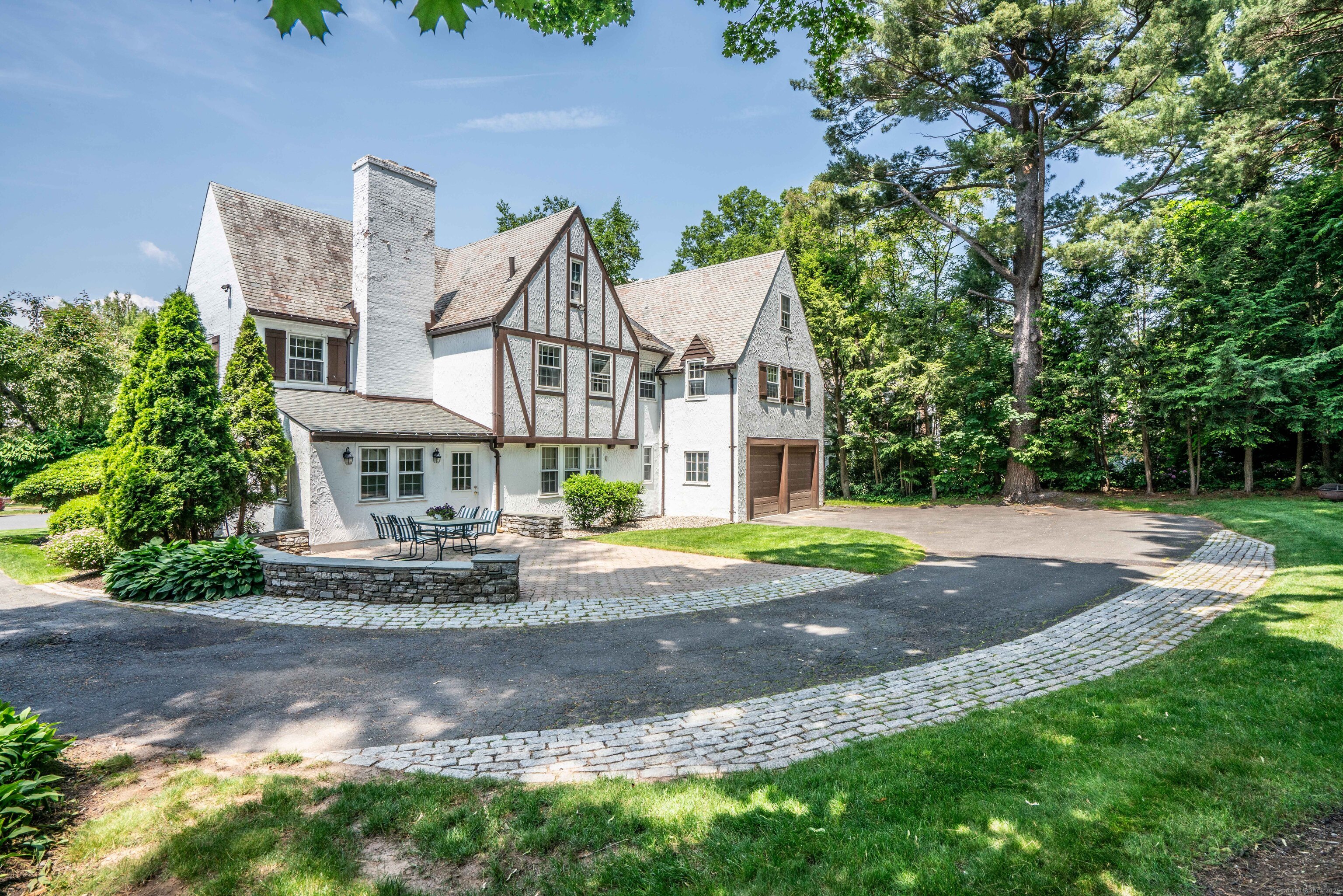 10 Norwood, West Hartford, 06117, 5 Bedrooms Bedrooms, ,4 BathroomsBathrooms,Single Family For Sale,For Sale,Norwood,24101513
