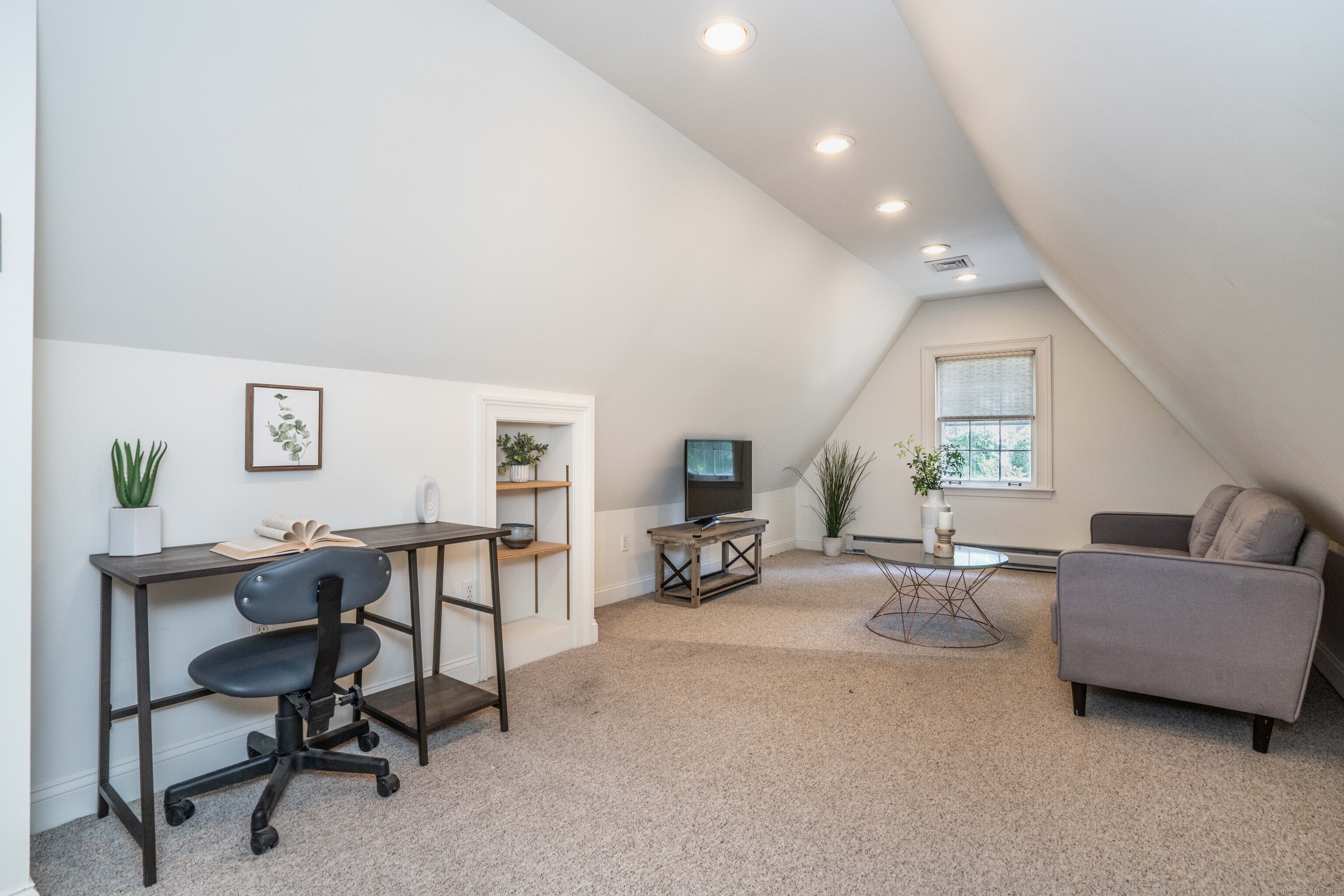 10 Norwood, West Hartford, 06117, 5 Bedrooms Bedrooms, ,4 BathroomsBathrooms,Single Family For Sale,For Sale,Norwood,24101513