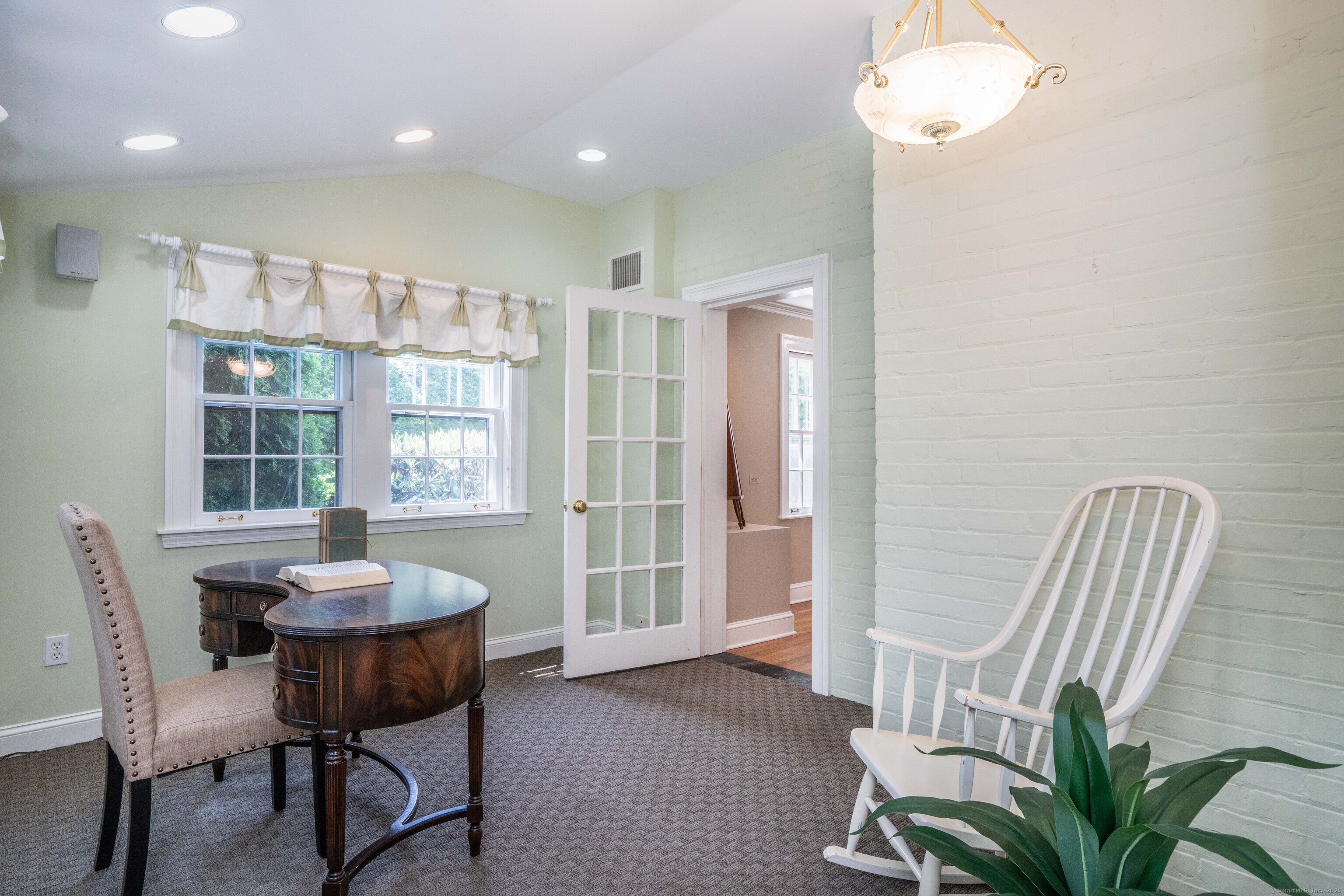 10 Norwood, West Hartford, 06117, 5 Bedrooms Bedrooms, ,4 BathroomsBathrooms,Single Family For Sale,For Sale,Norwood,24101513