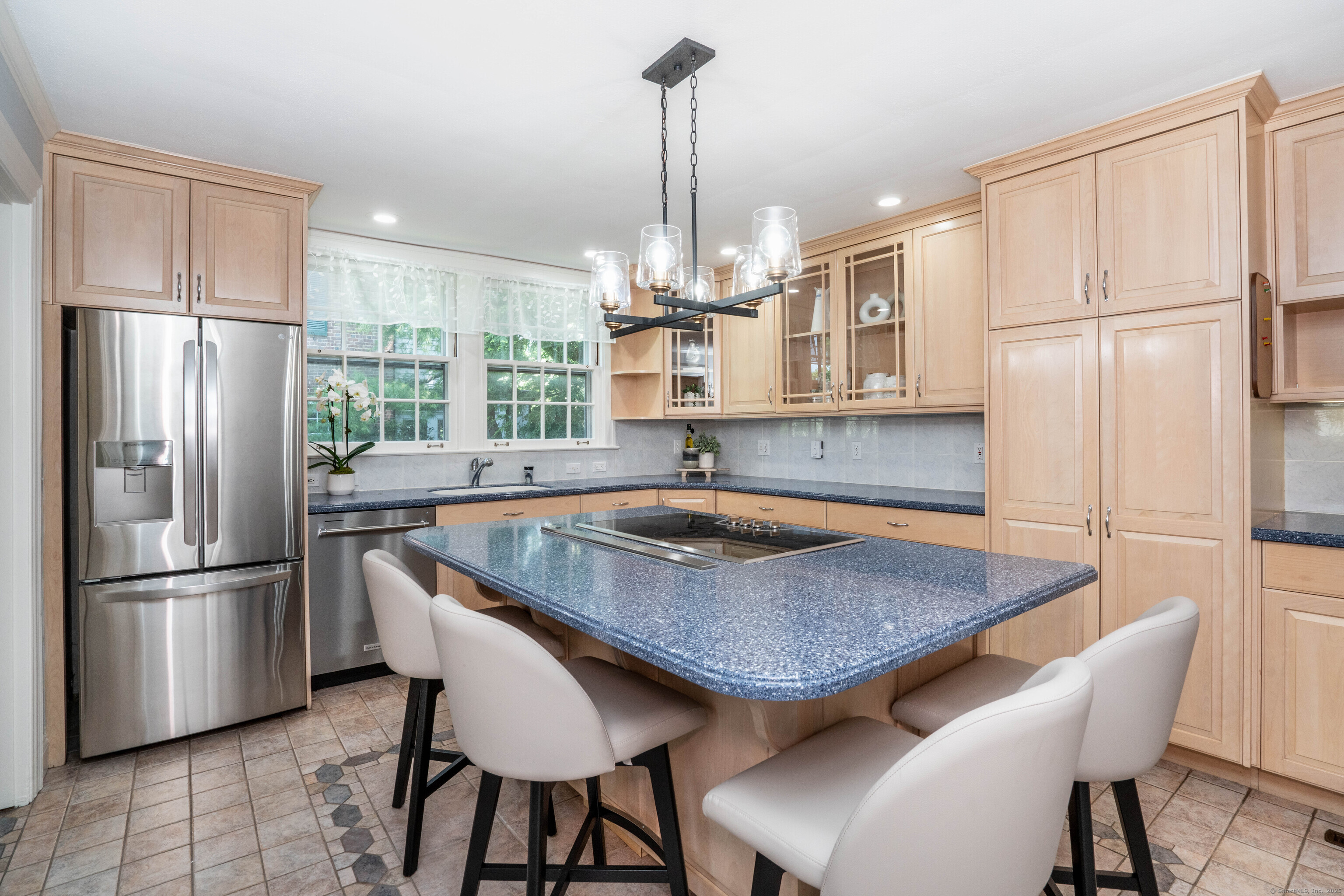 10 Norwood, West Hartford, 06117, 5 Bedrooms Bedrooms, ,4 BathroomsBathrooms,Single Family For Sale,For Sale,Norwood,24101513