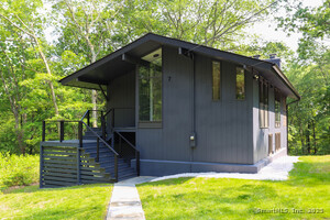 7 Hillcrest Lane