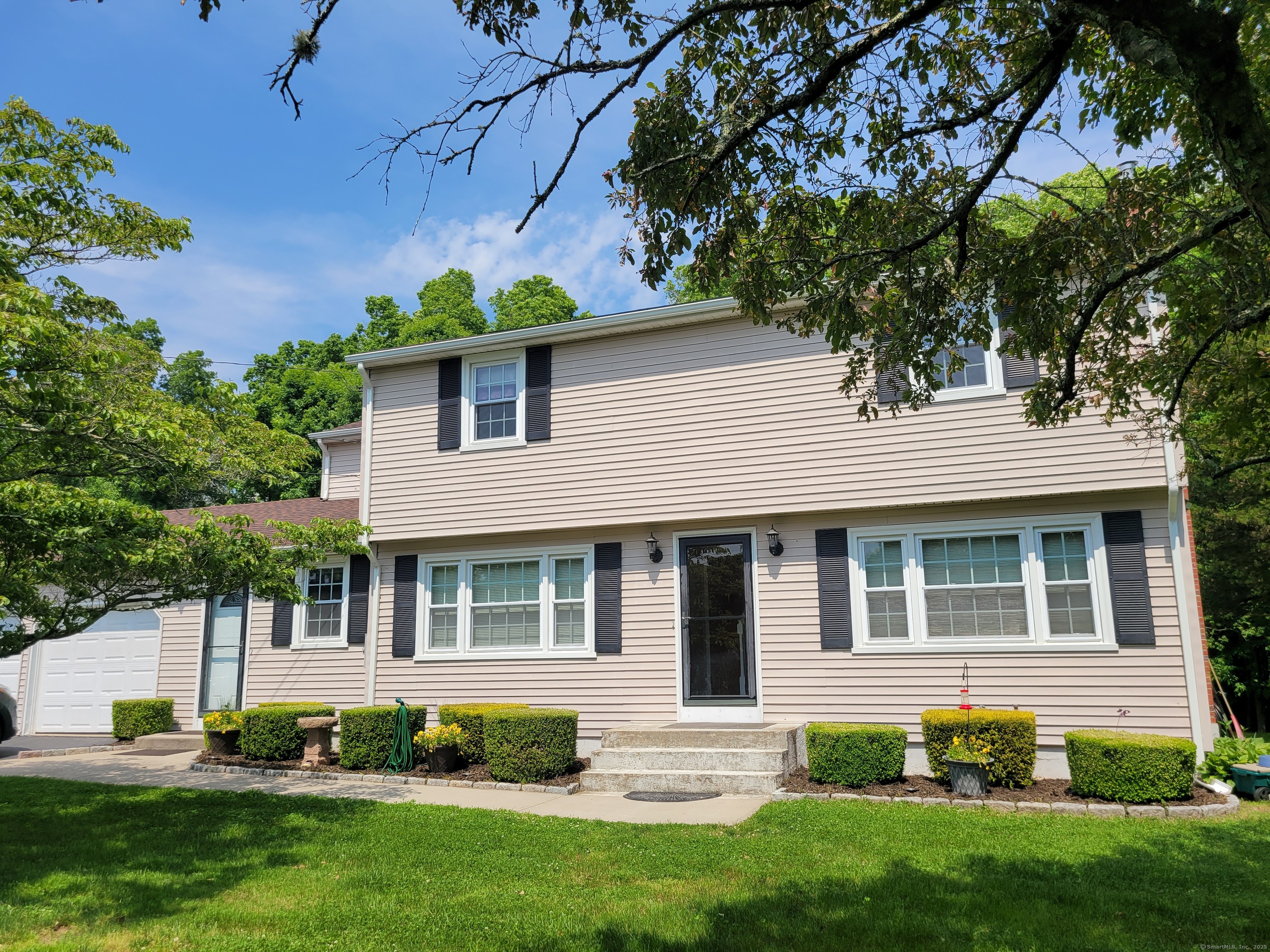 20 Laurel Wood Road North Stonington CT