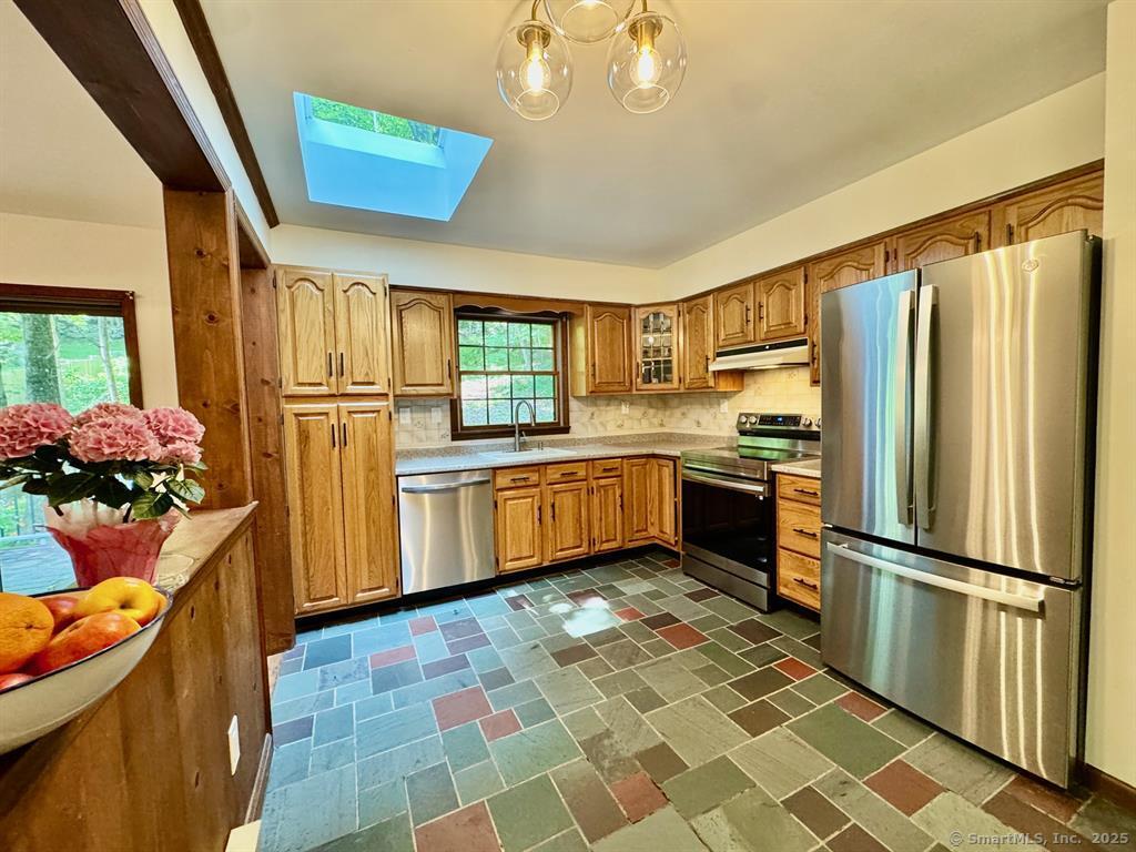 687 Sprout Brook, Putnam Valley, 10579, 4 Bedrooms Bedrooms, ,2 BathroomsBathrooms,Single Family For Sale,For Sale,Sprout Brook,24100267